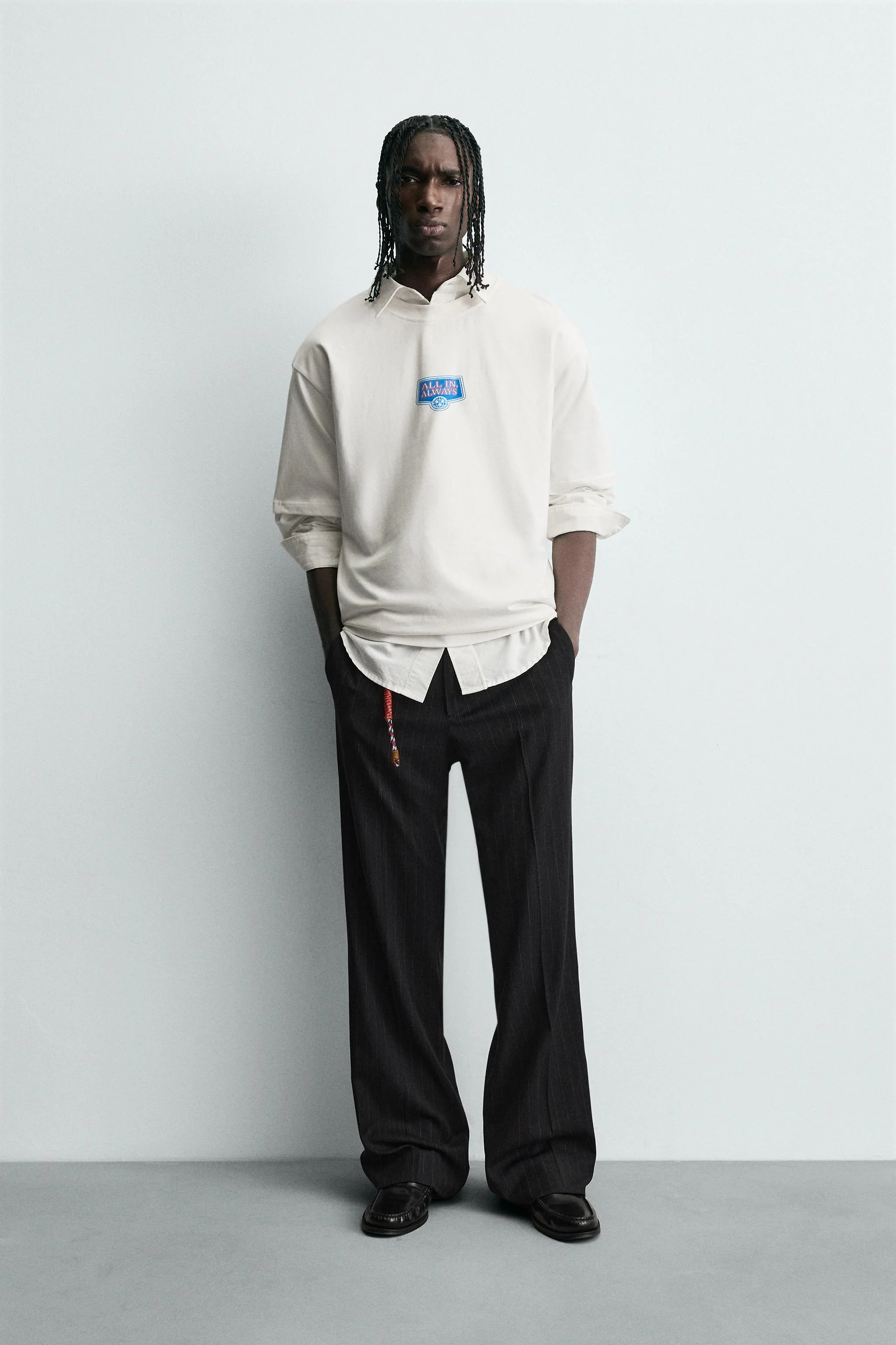 تی شرت با طرح چاپی متضاد