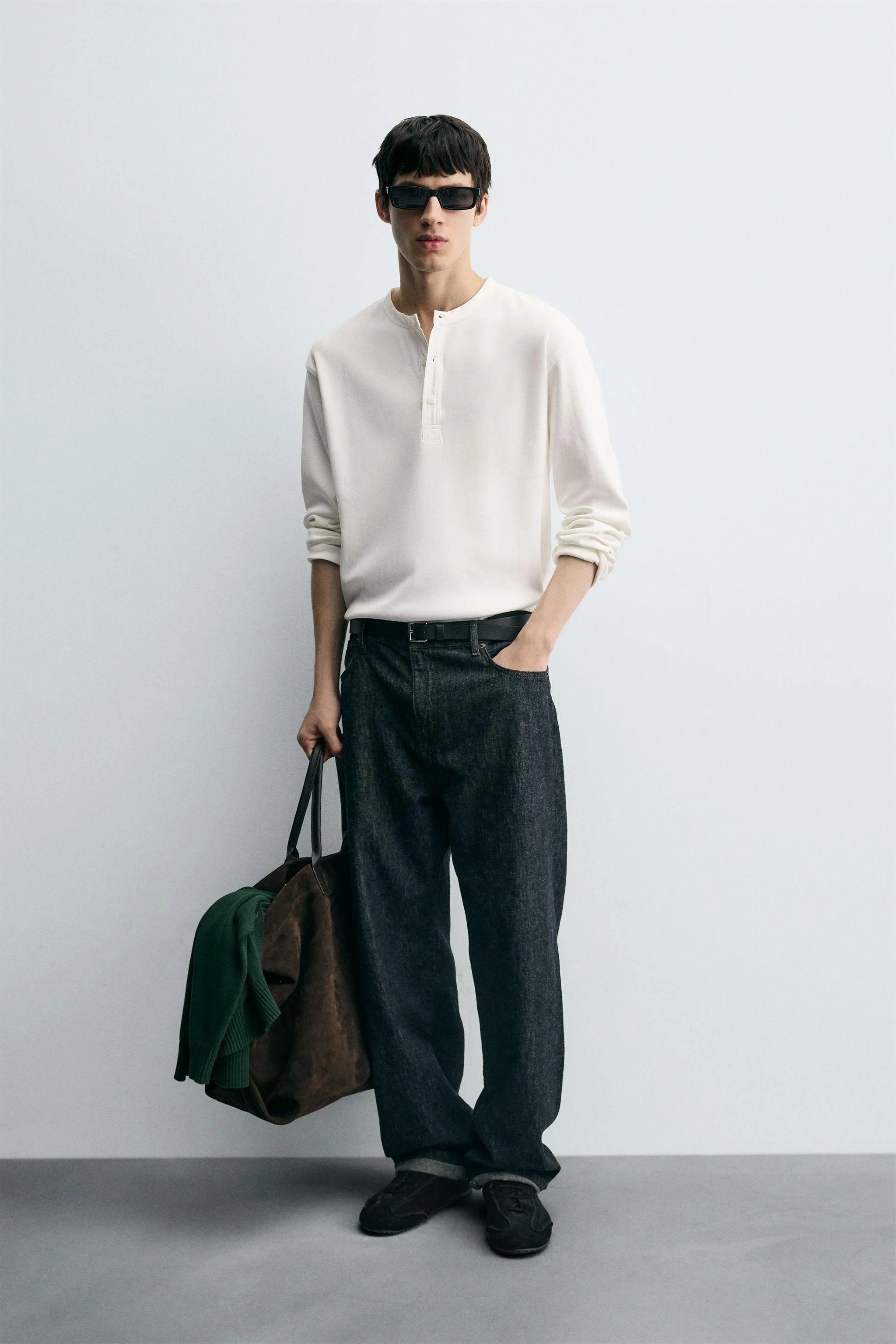 تی شرت یقه هنلی با بافت دنده ای