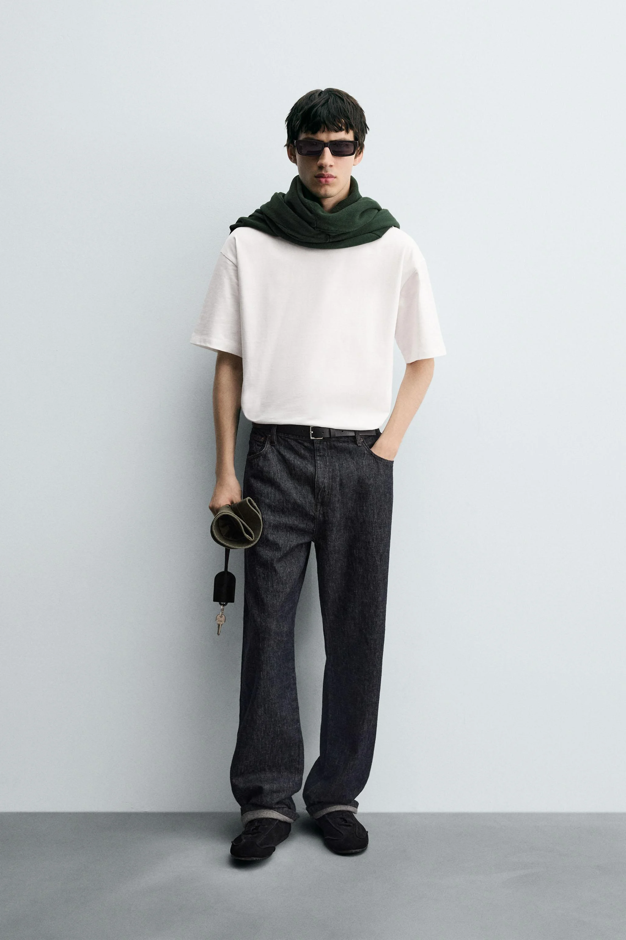 تی شرت گلدوزی شده