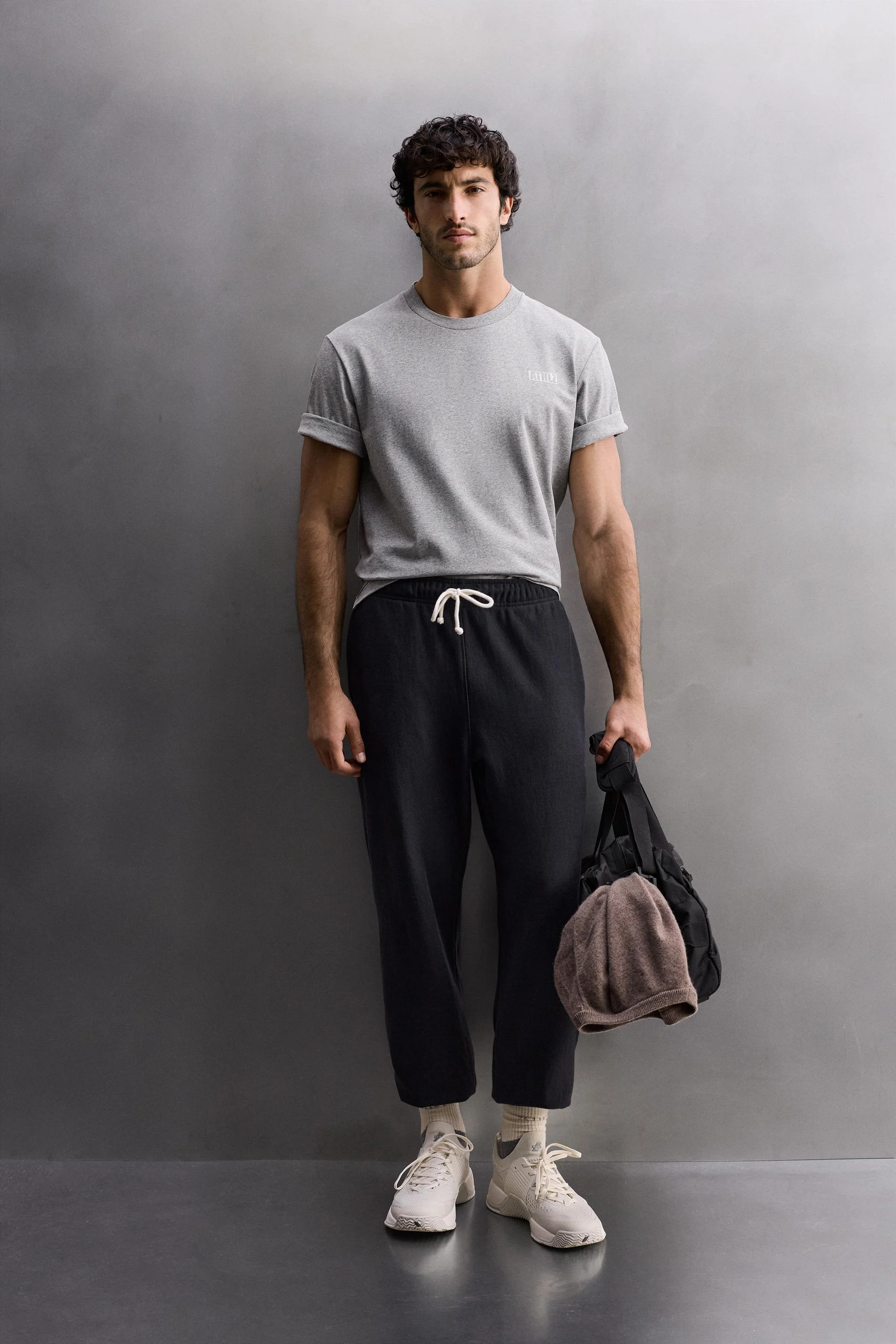 تی‌شرت تمرینی با طرح گرافیکی