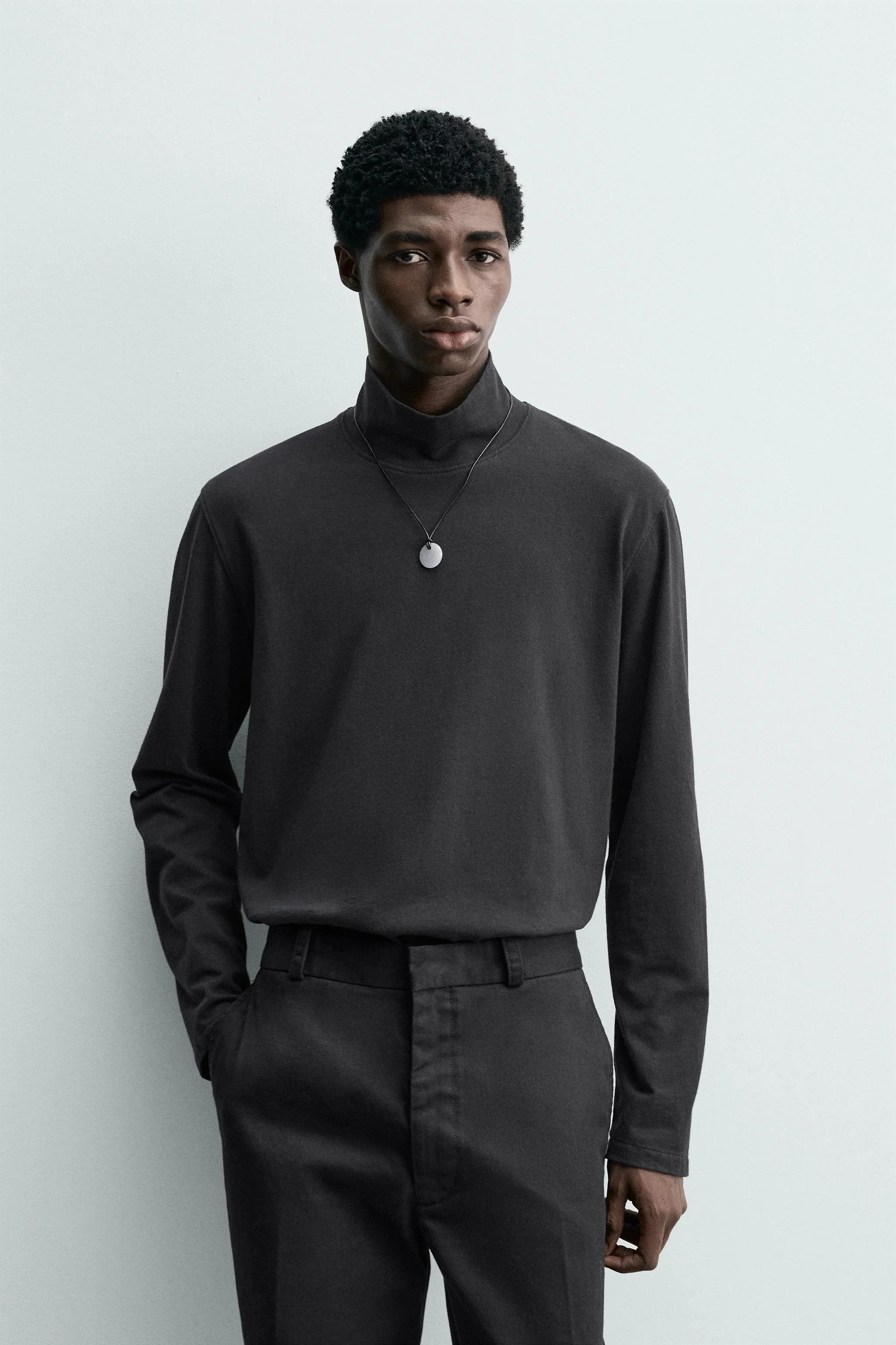 تی شرت یقه ایستاده