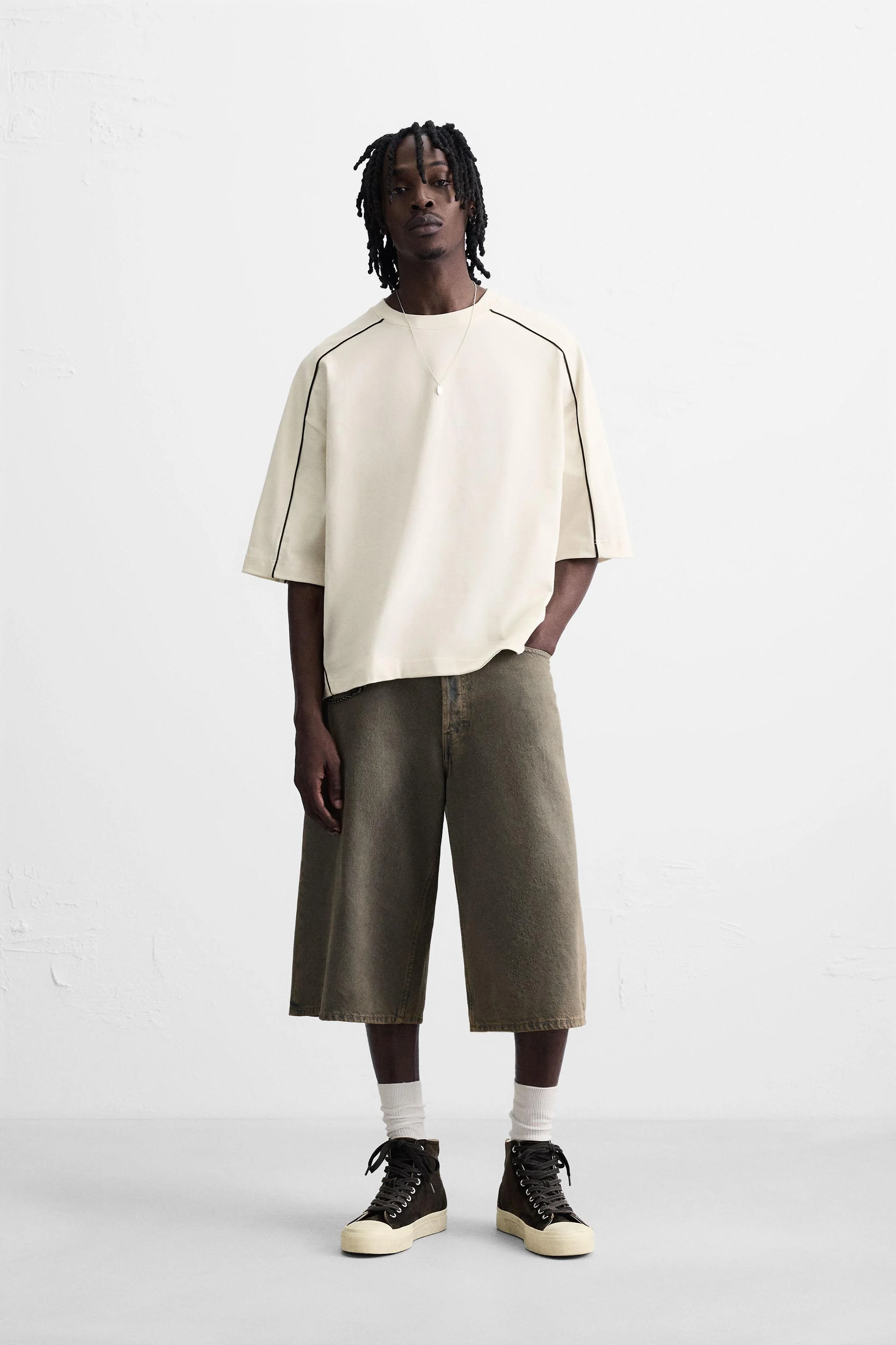 سویشرت با لبه دوزی متضاد