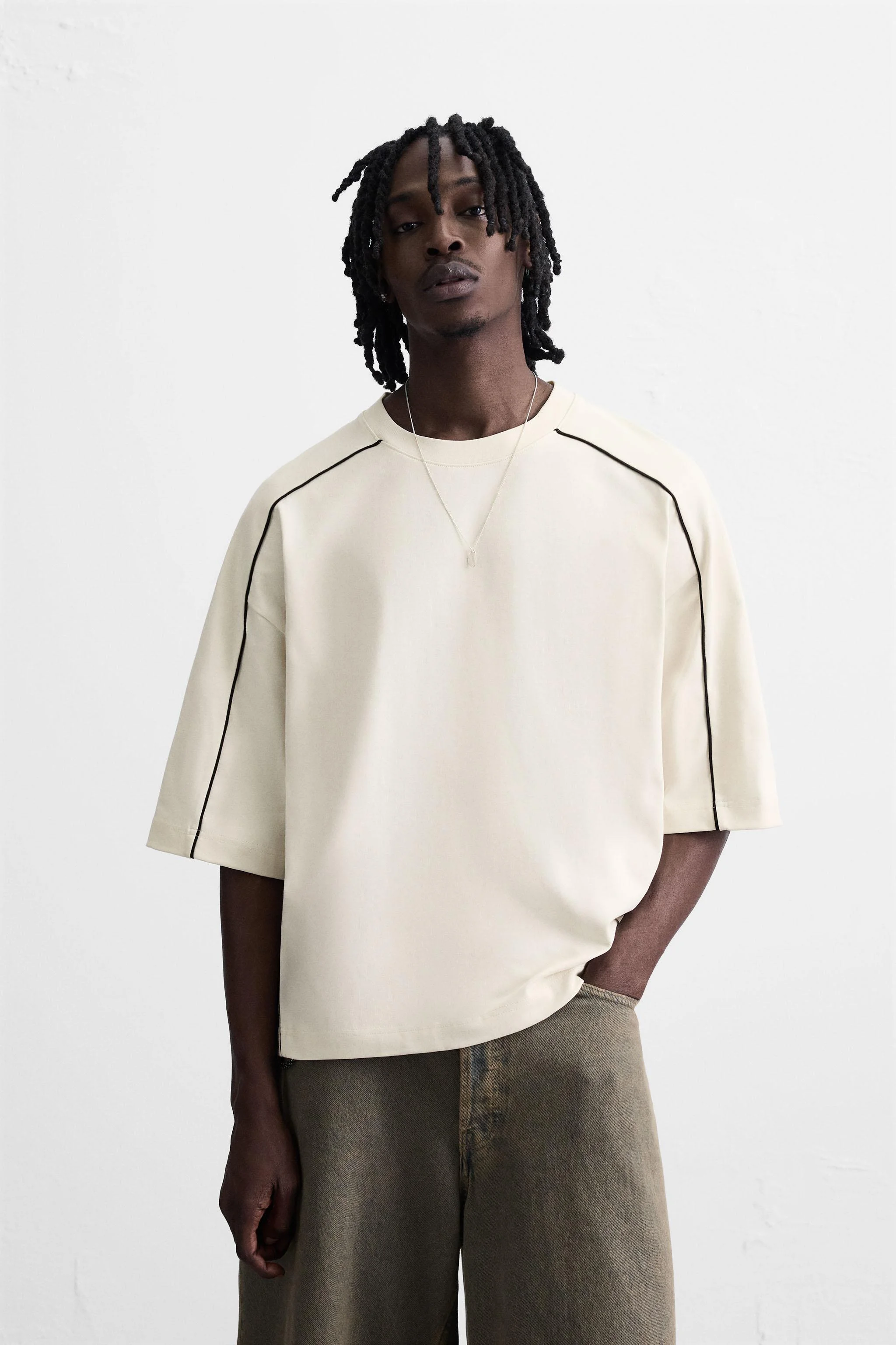 سویشرت با لبه دوزی متضاد