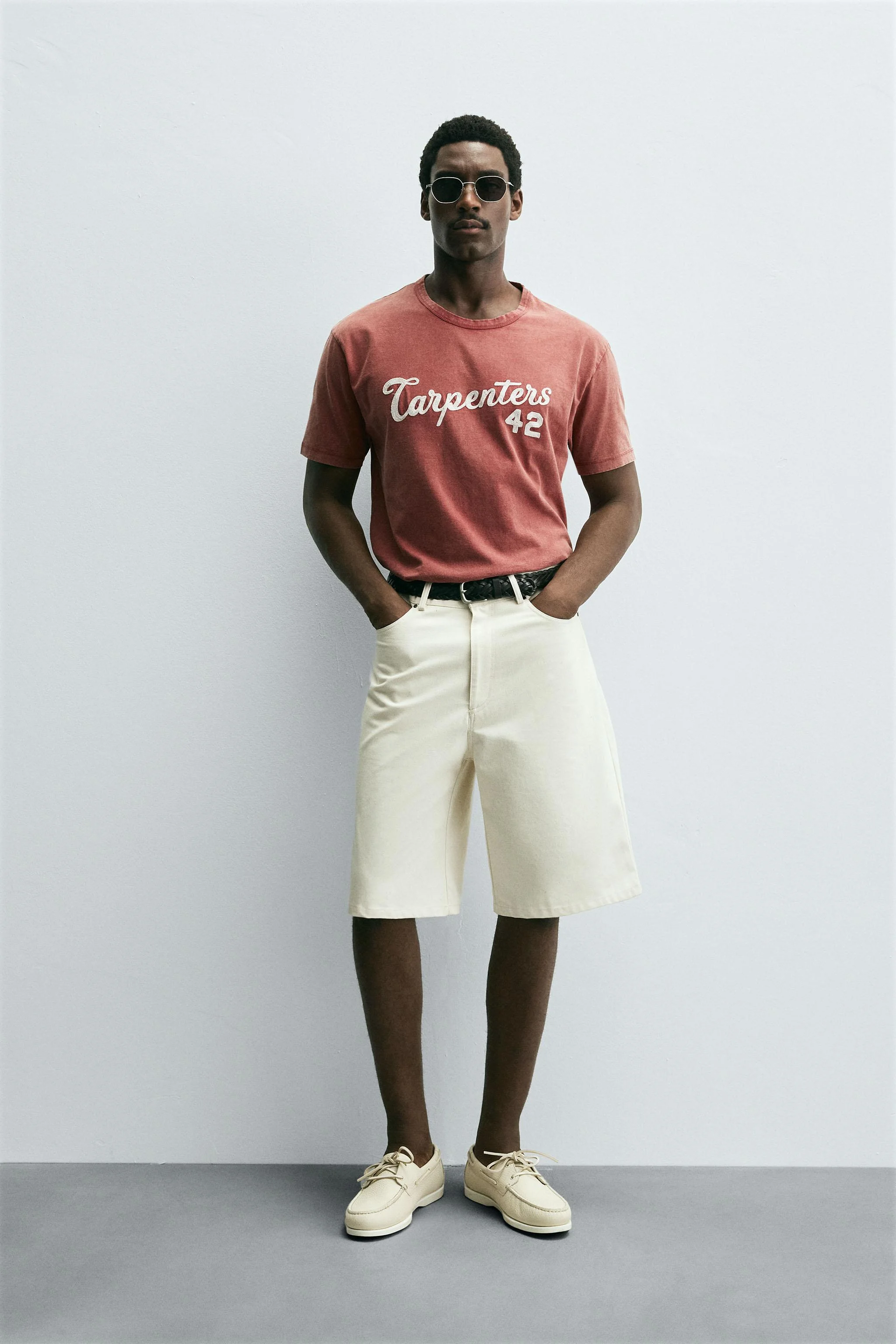 تی شرت گلدوزی شده