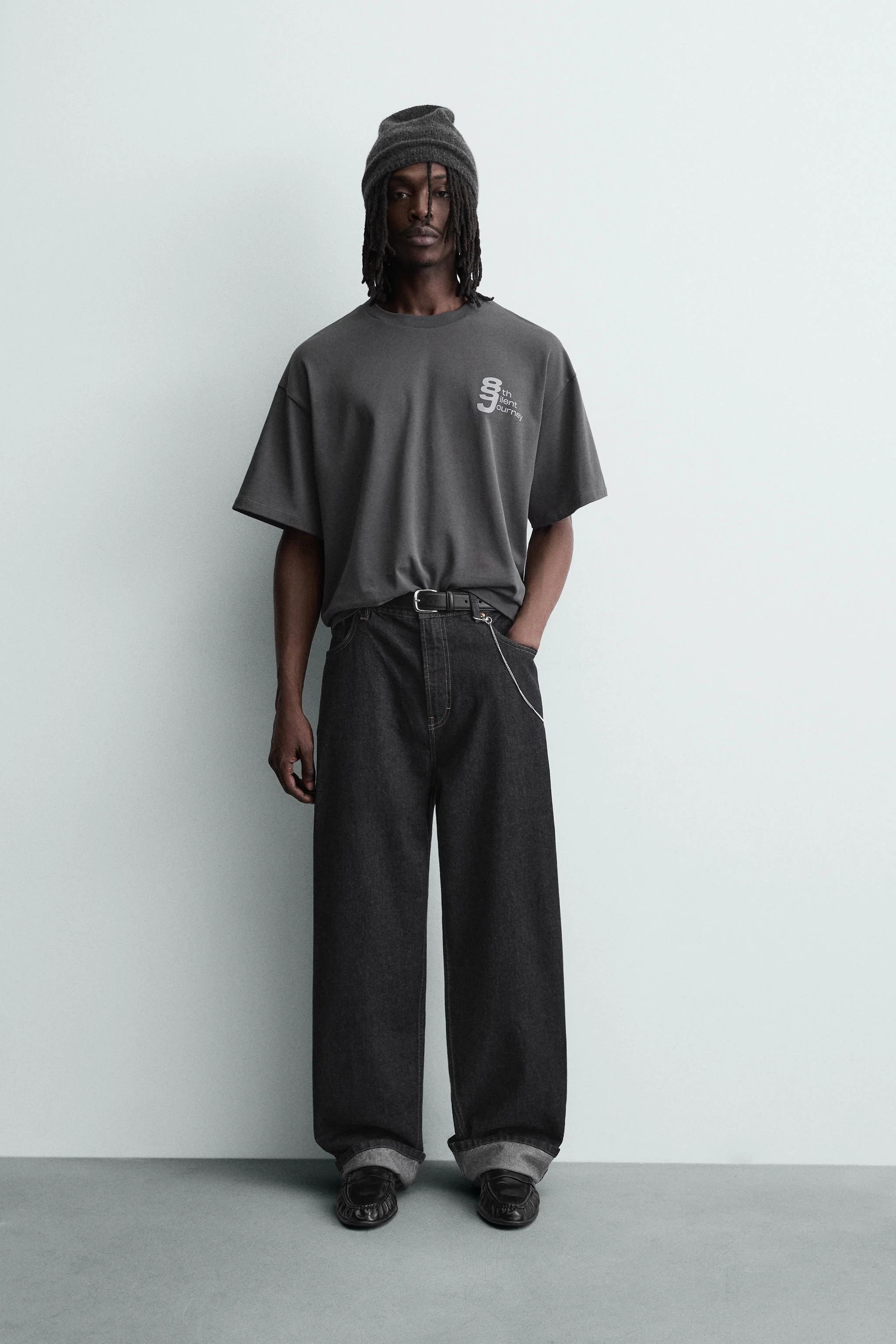 تی‌شرت با طرح چاپی متضاد