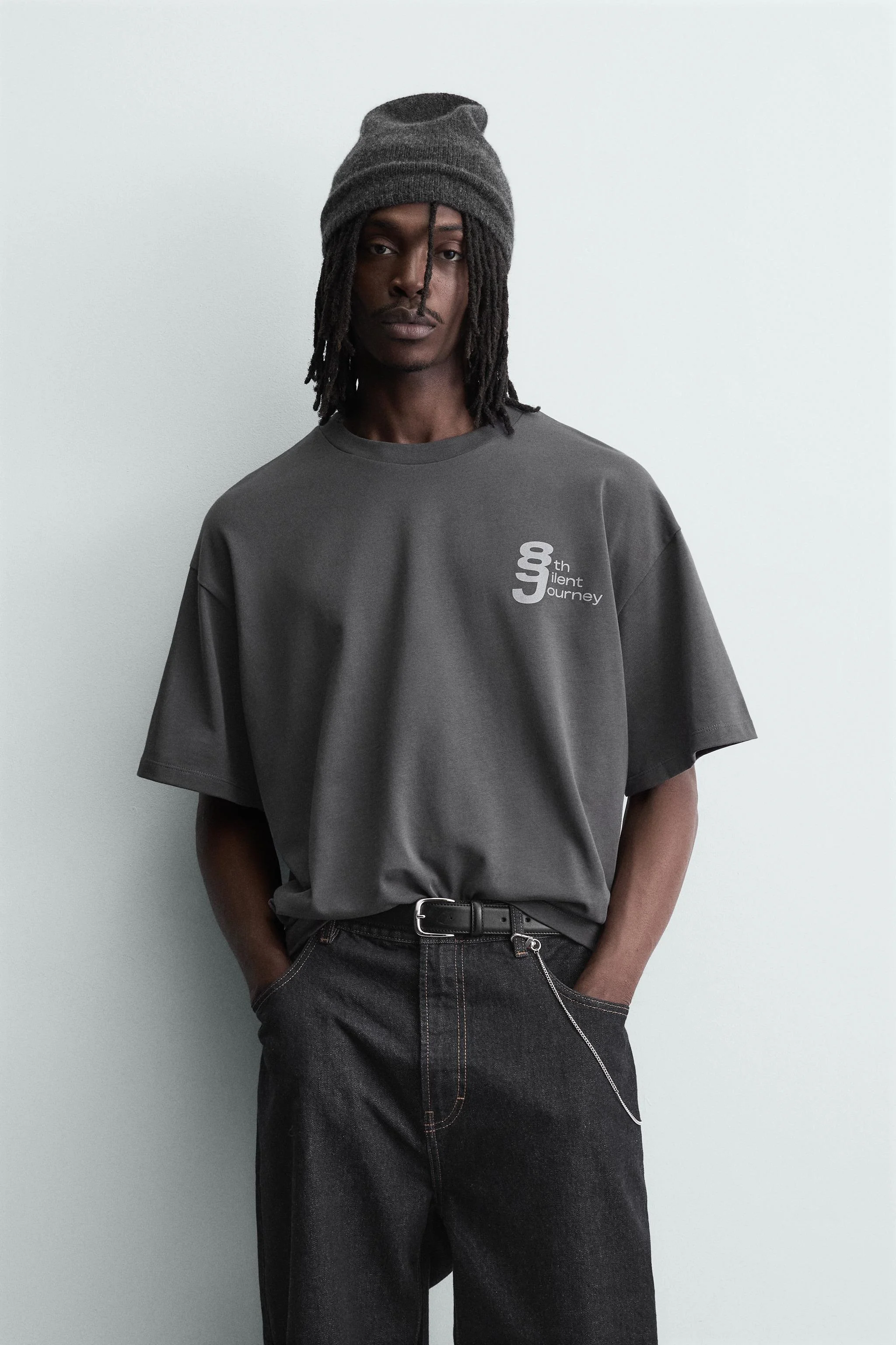 تی‌شرت با طرح چاپی متضاد