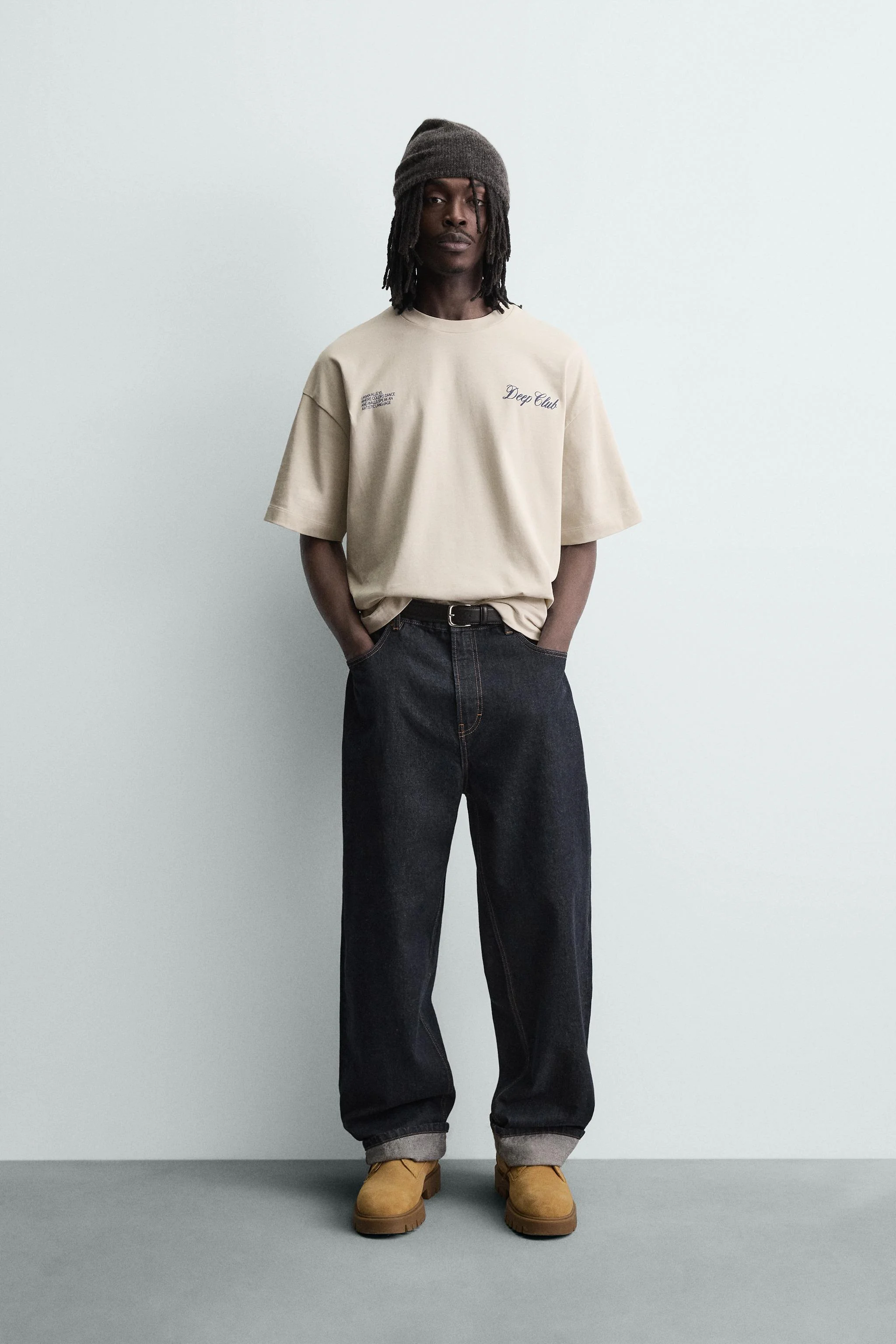 تی شرت با طرح چاپی متضاد