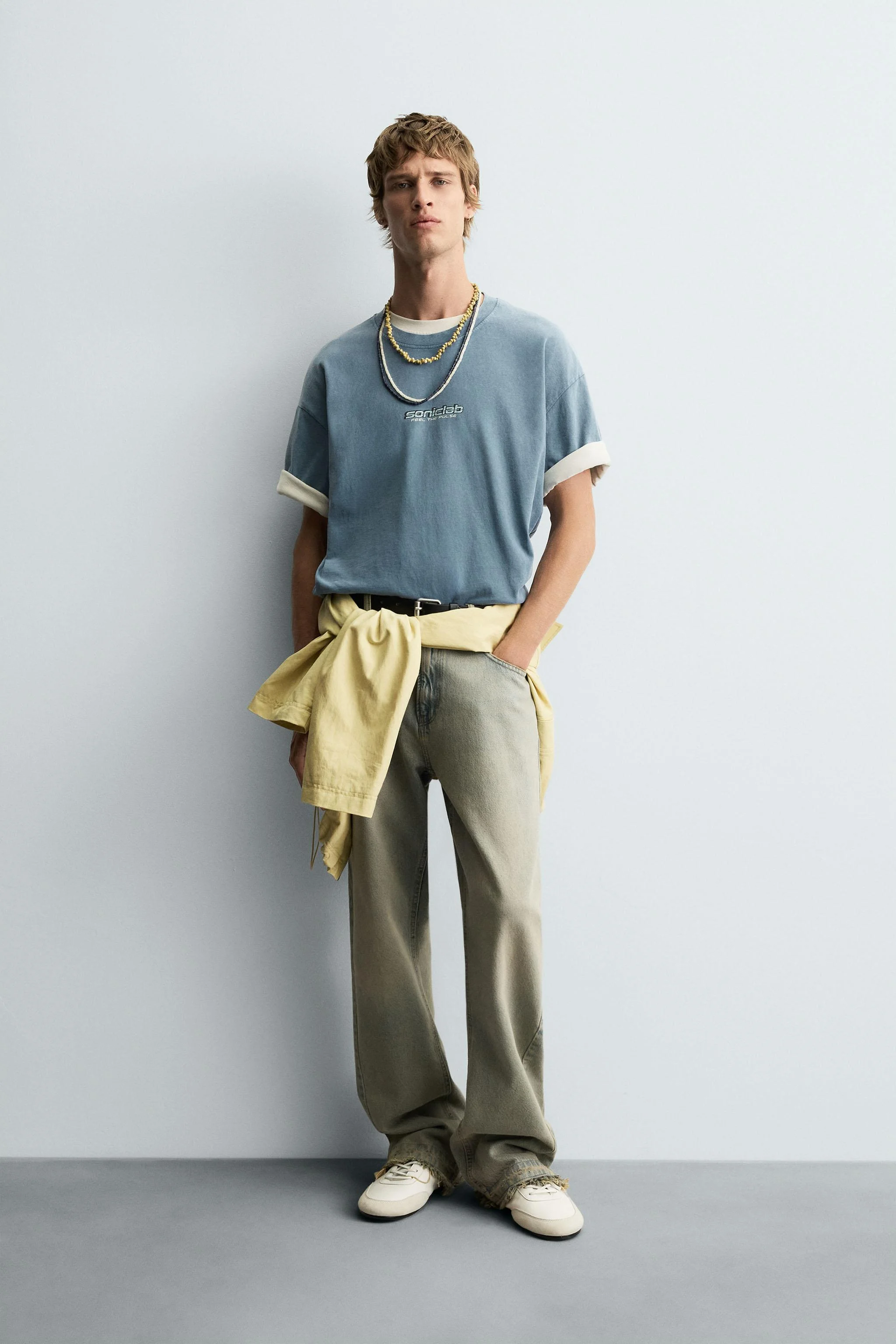 تی شرت گرافیکی با طرح شسته شده