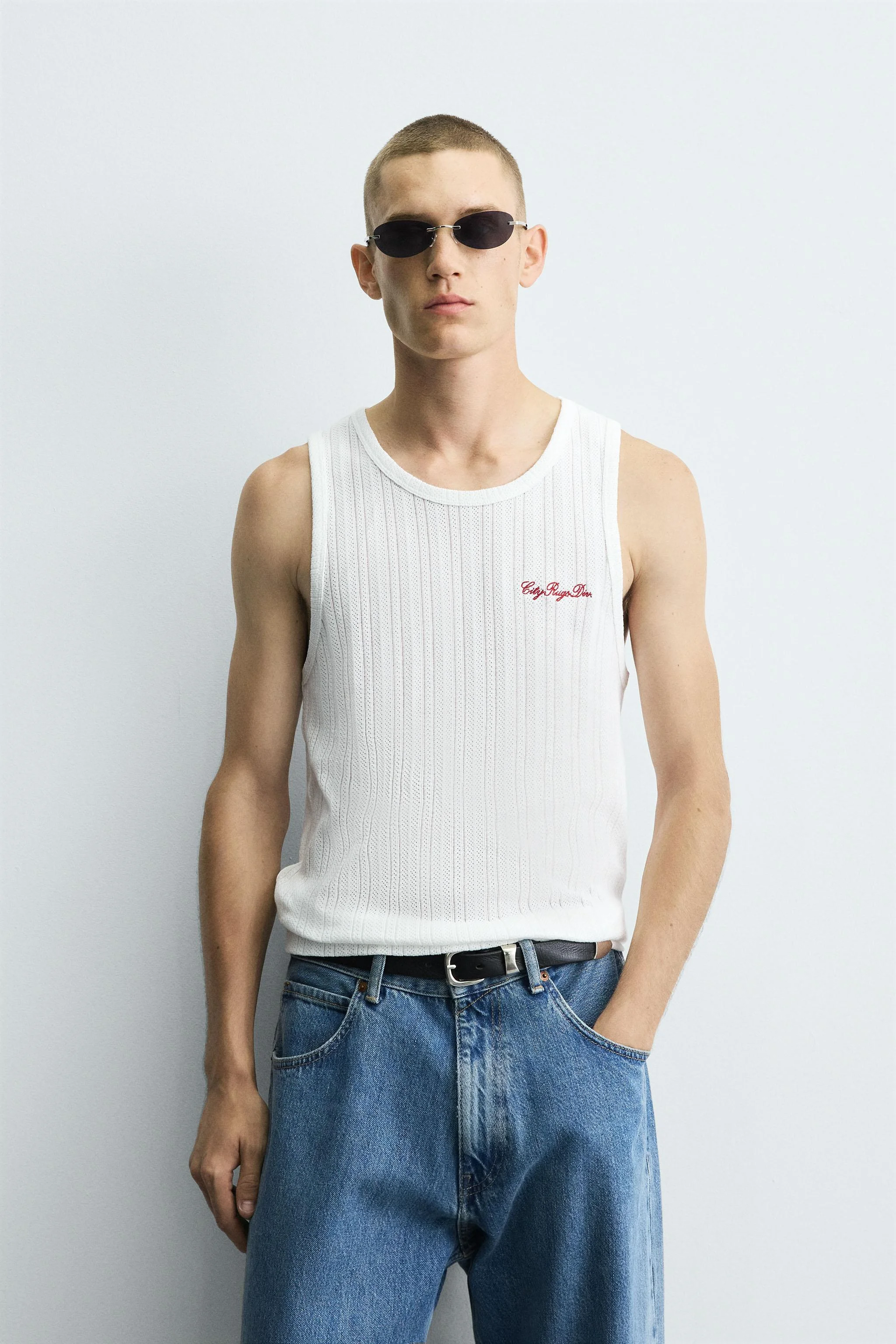 تی شرت رکابی یقه گرد گلدوزی شده