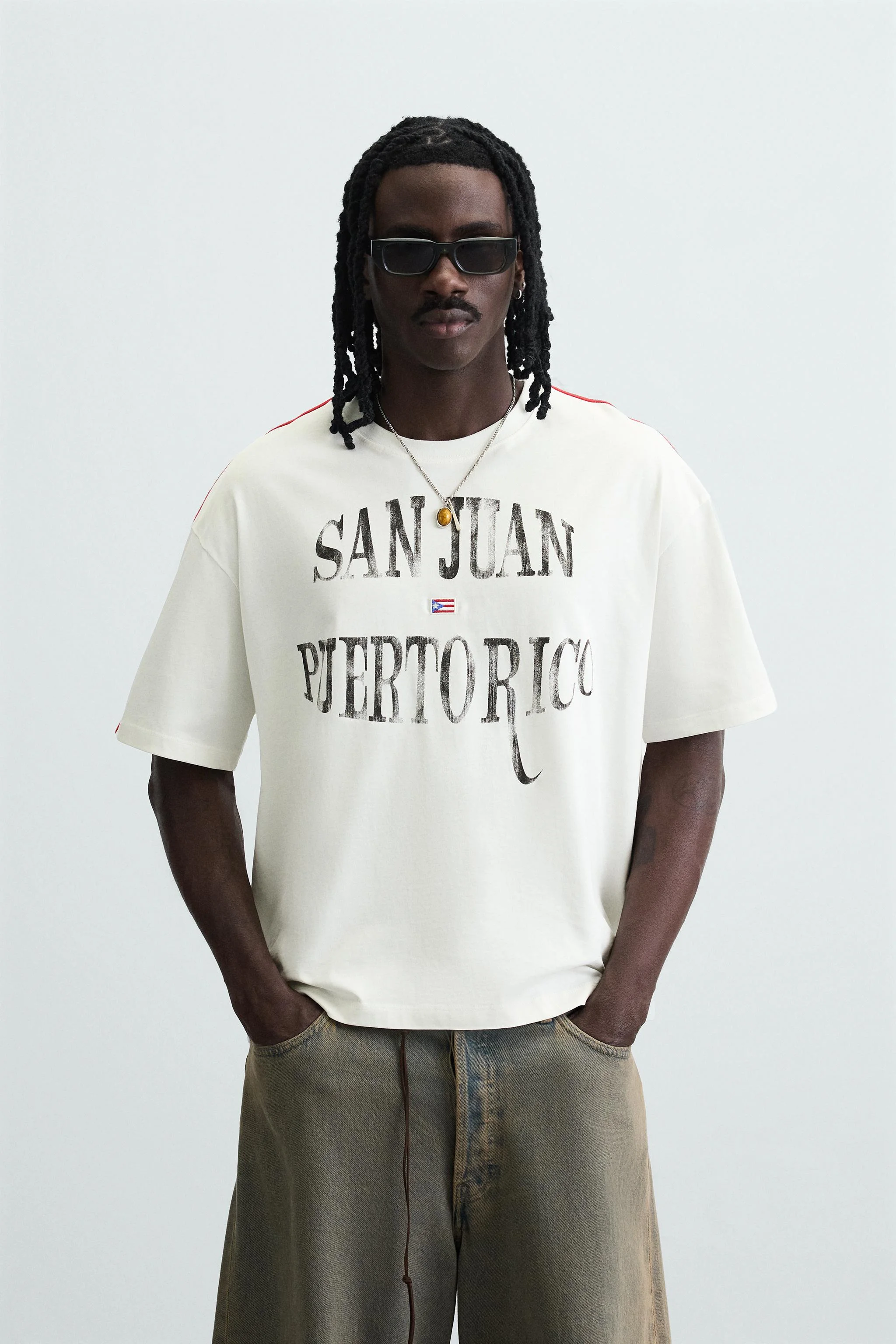 تی‌شرت گلدوزی شده با طرح پرچم