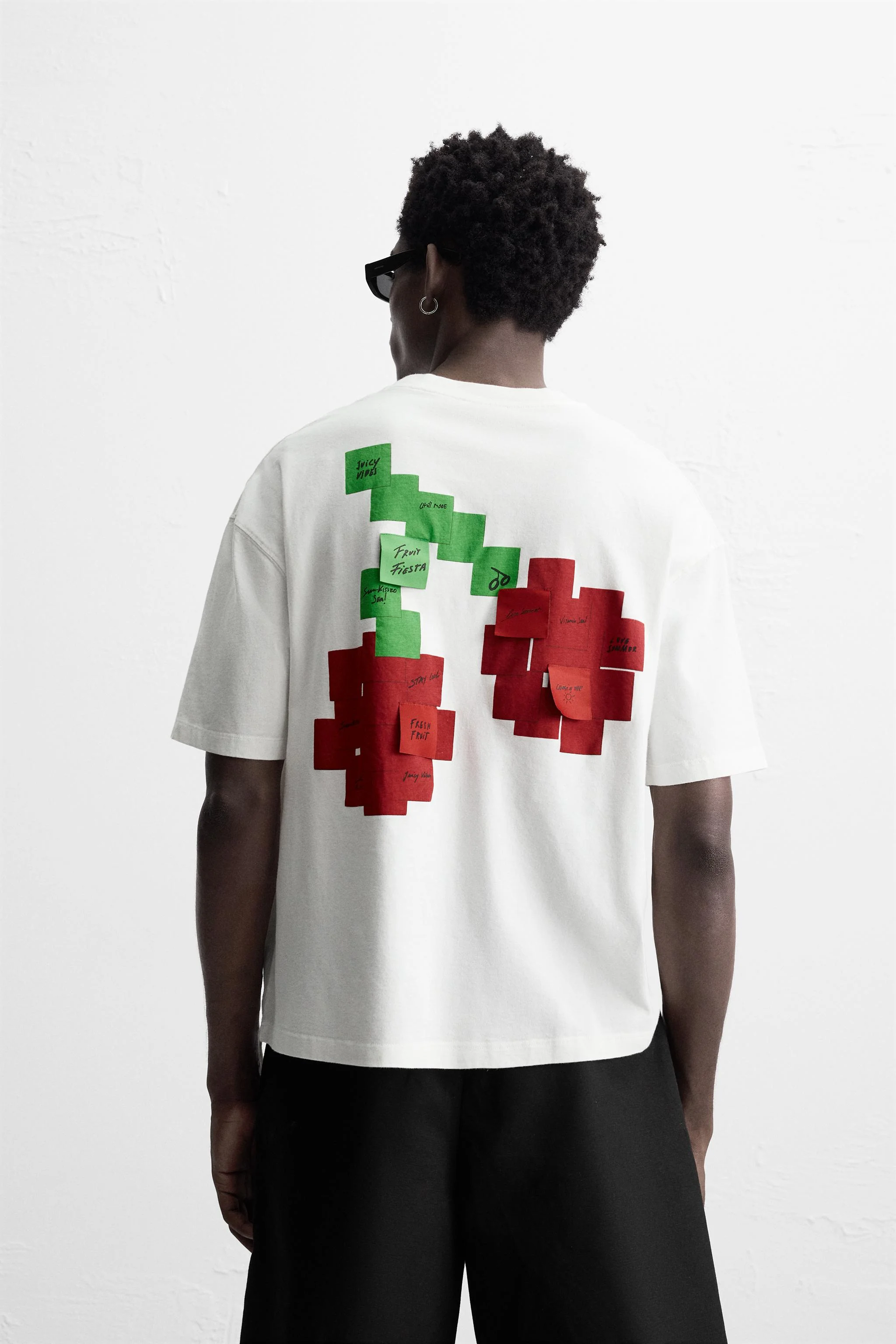 تی شرت گلدوزی شده با طرح یادداشت