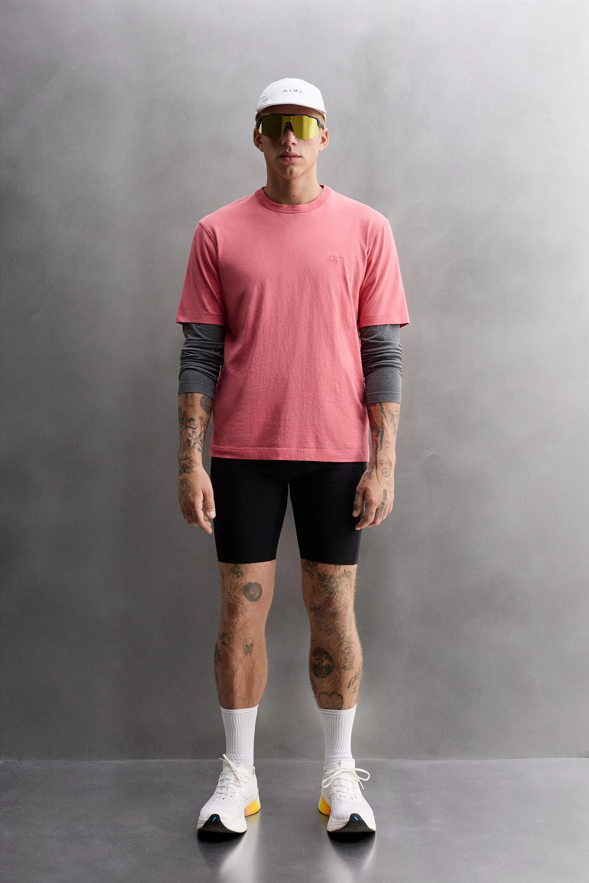 تی‌شرت سنگین‌وزن گلدوزی شده