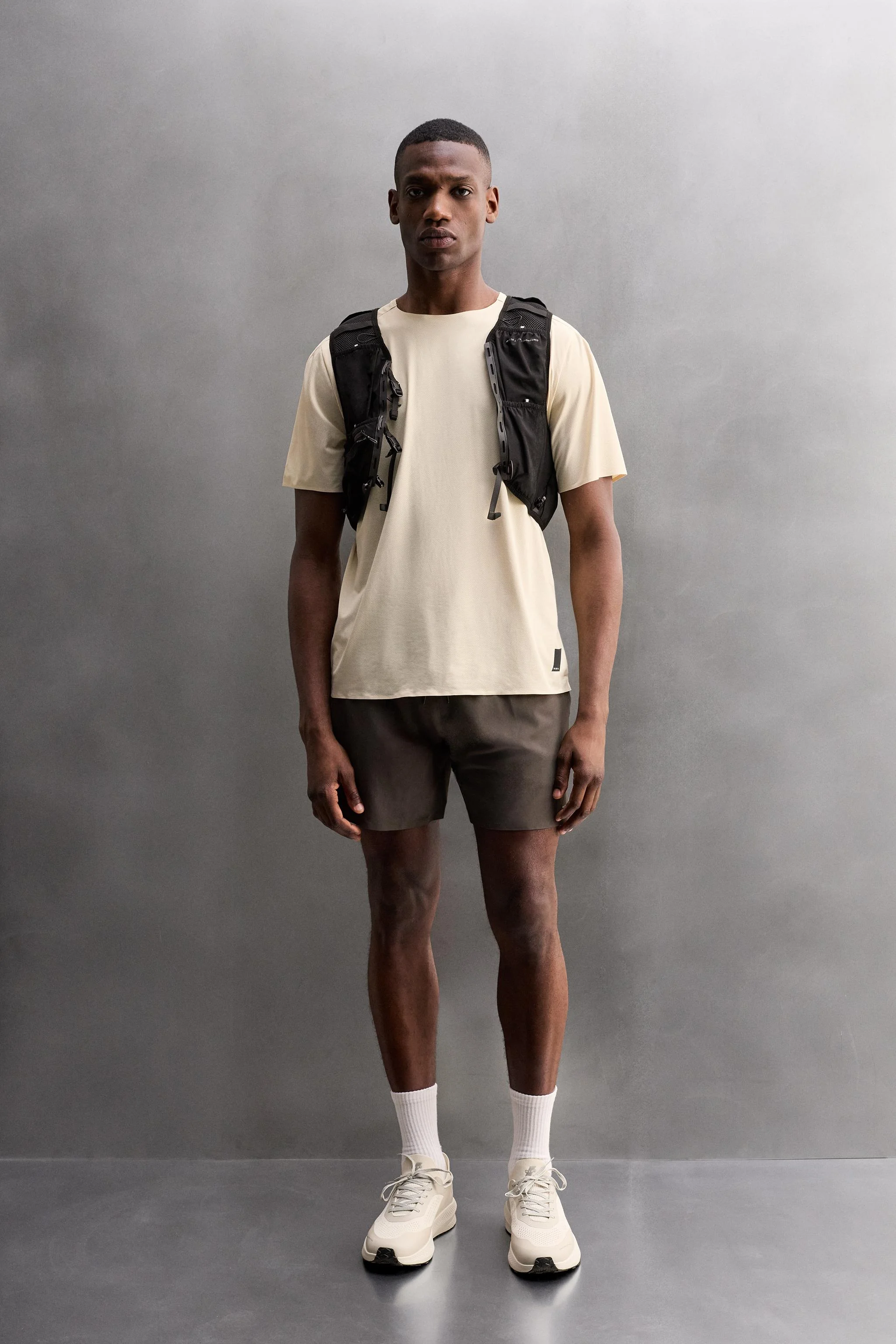 تی شرت رنگی با طرح تکه ای