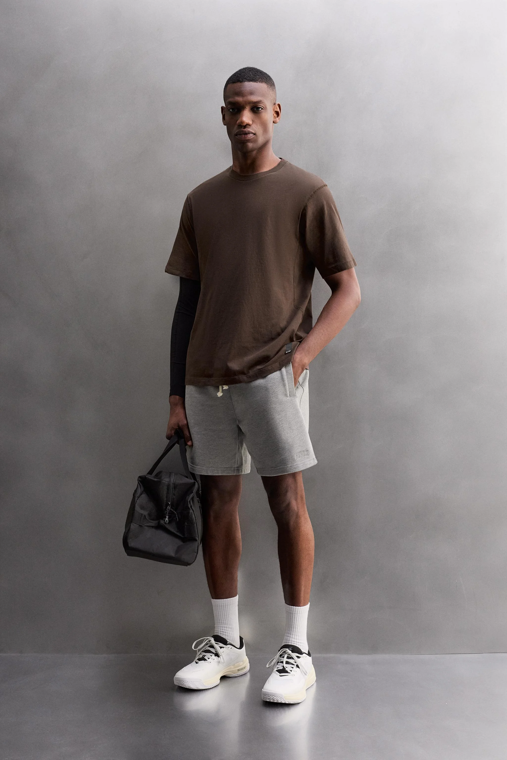 تی‌شرت ورزشی با طرح گرافیکی