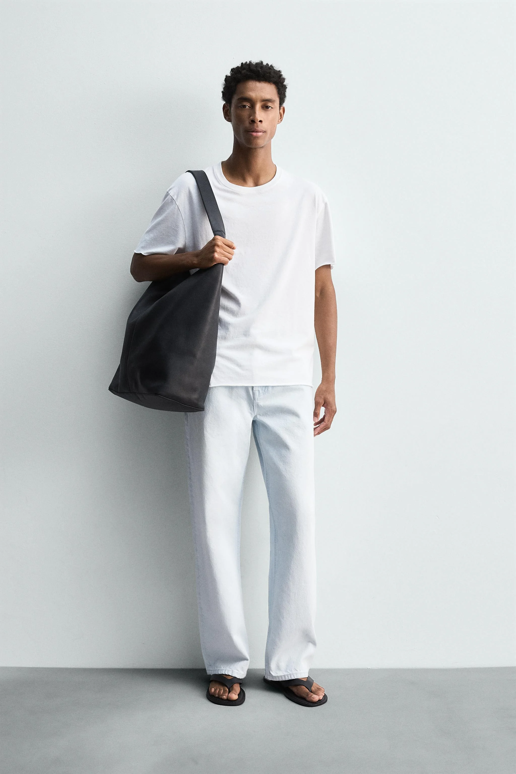 تی شرت سبک وزن با لبه های نامنظم