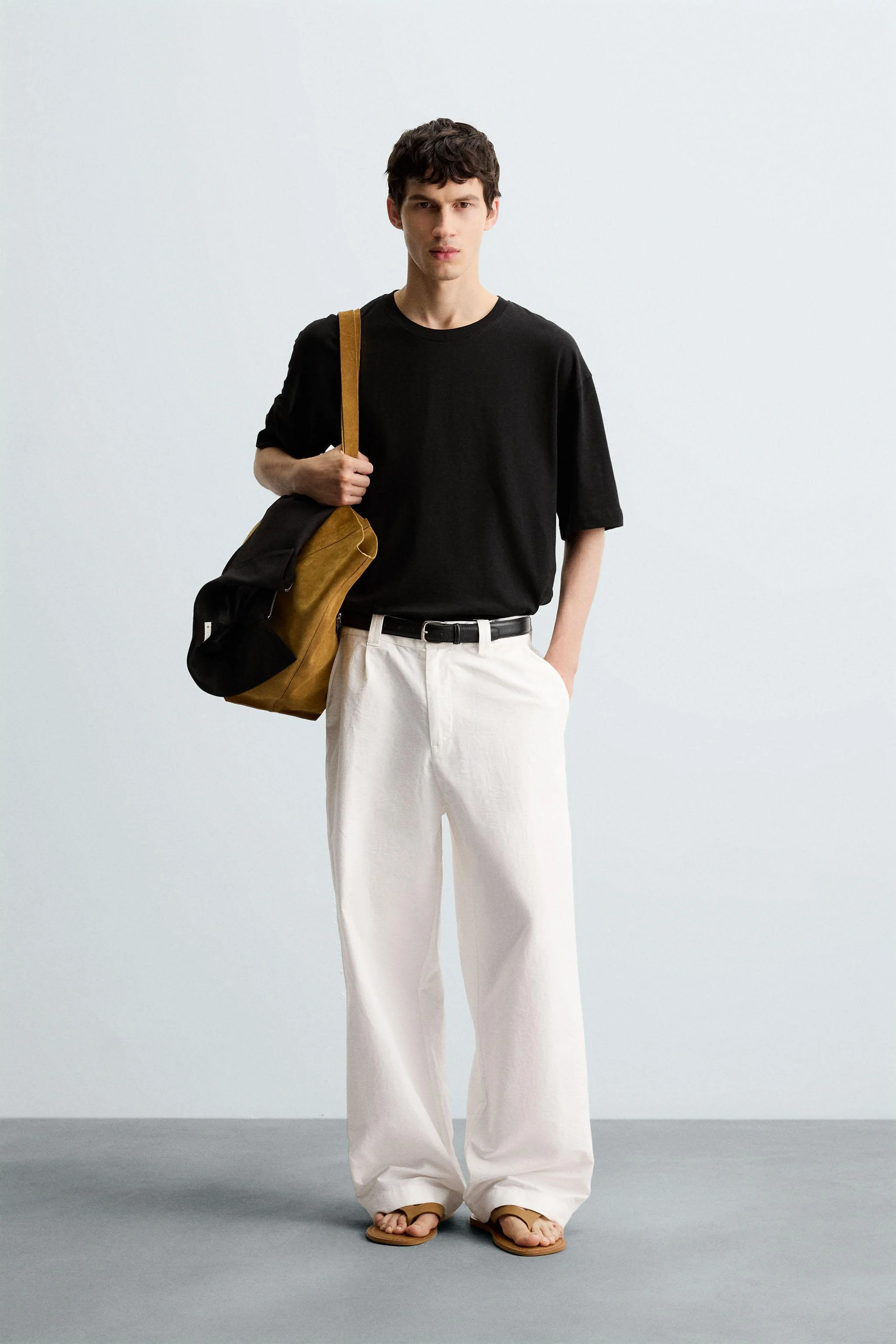 تی شرت با گلدوزی متضاد تی شرت با گلدوزی متضاد