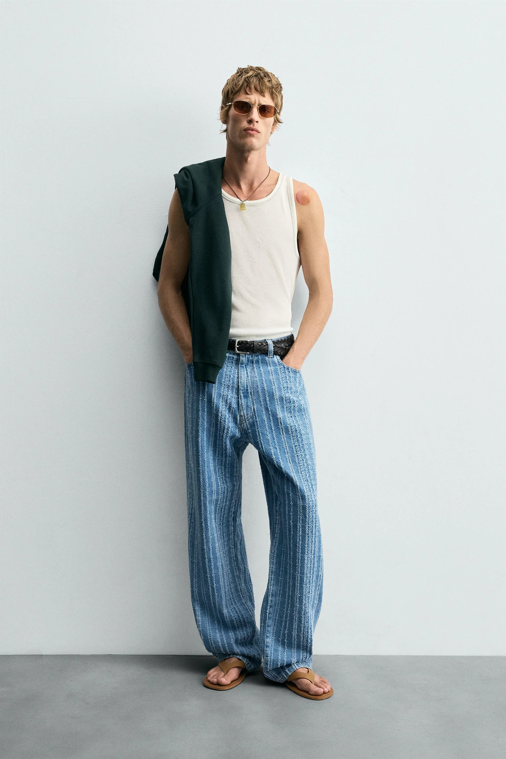 تی شرت رکابی با دوخت تزئینی متضاد