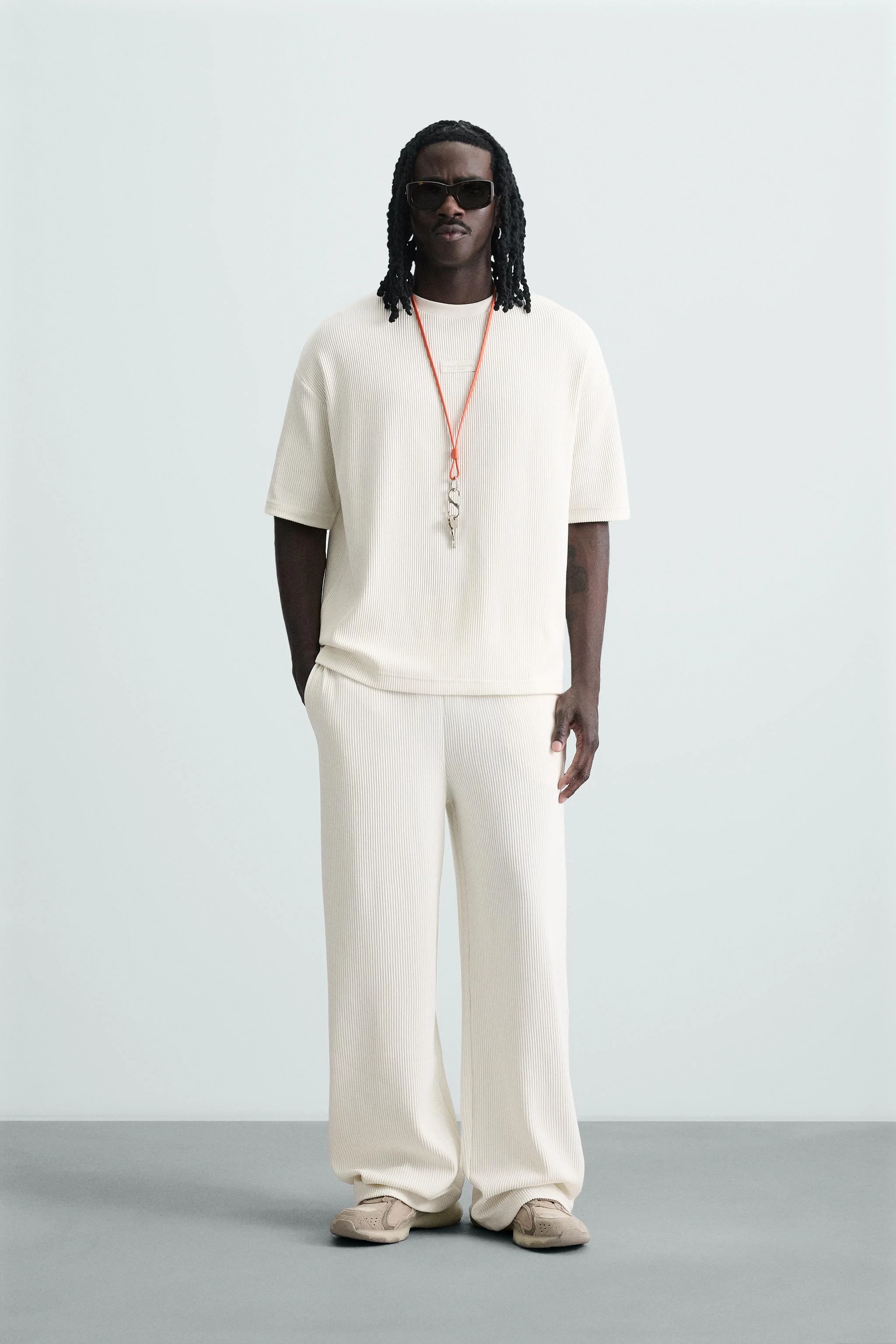 تی شرت با بافت عمودی تی شرت با بافت عمودی