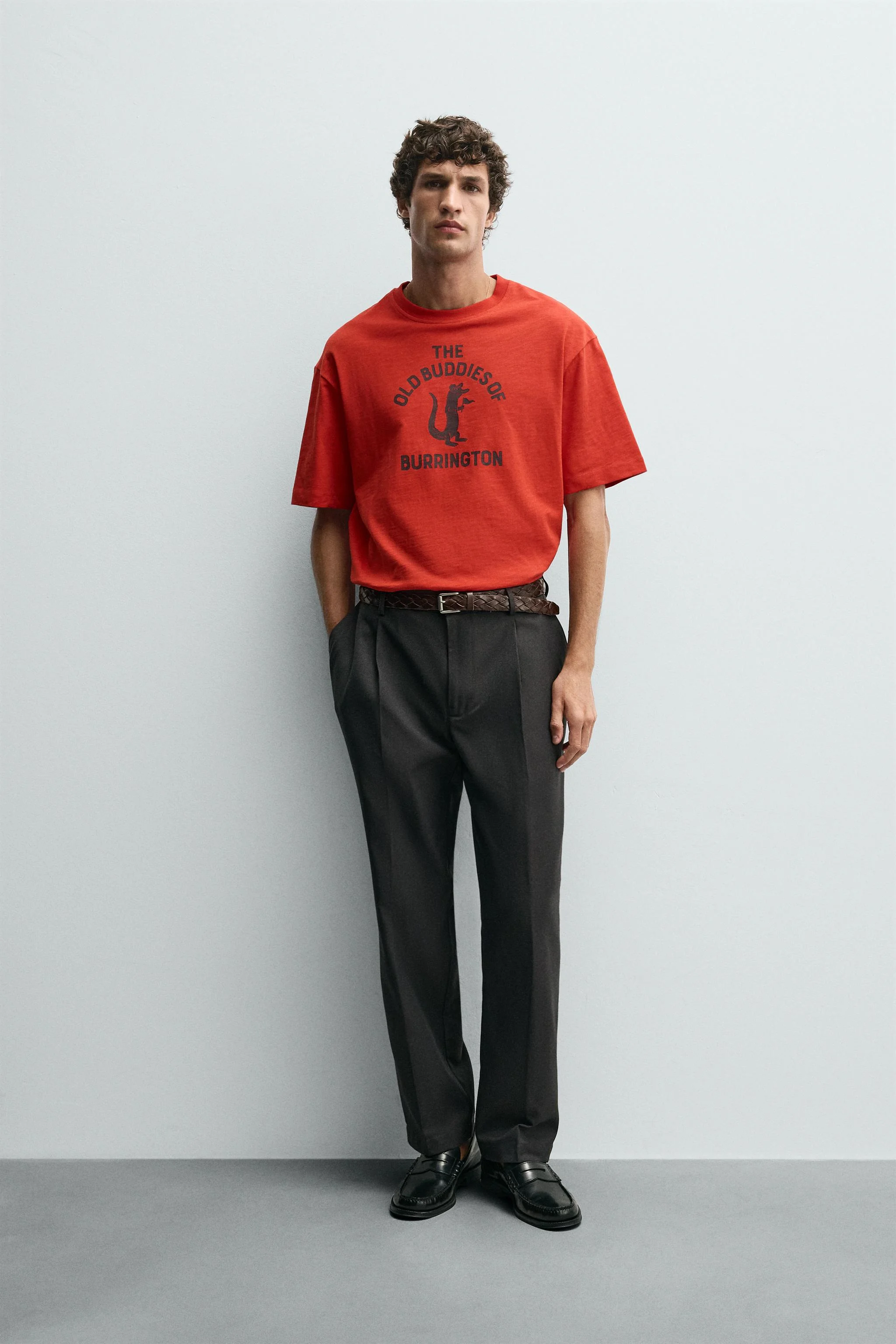 تی شرت با طرح چاپی متضاد