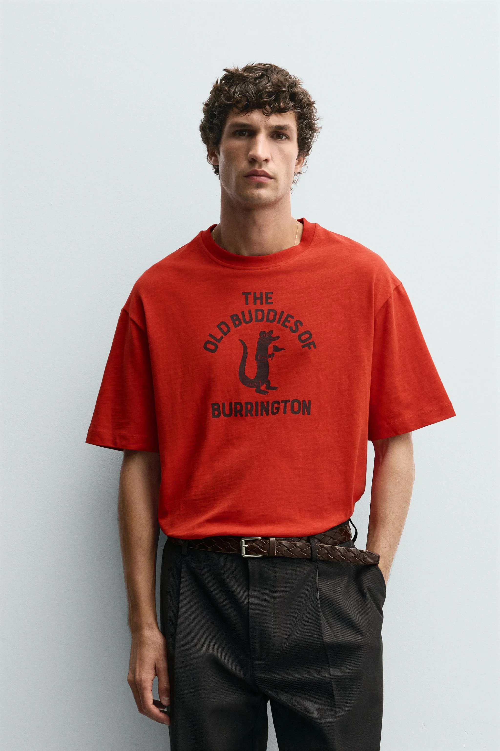 تی شرت با طرح چاپی متضاد