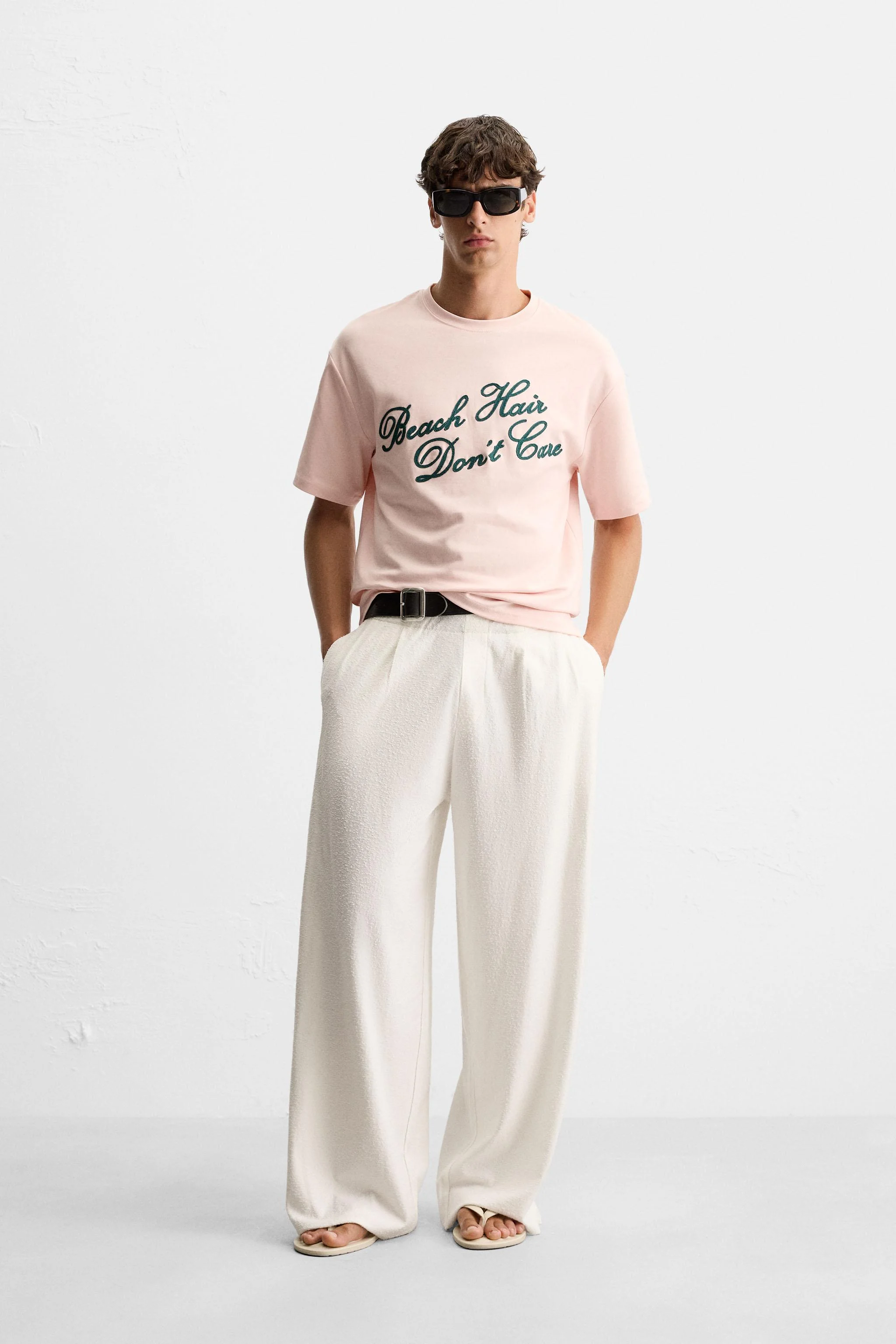 تی شرت گشاد با نوشته گلدوزی شده