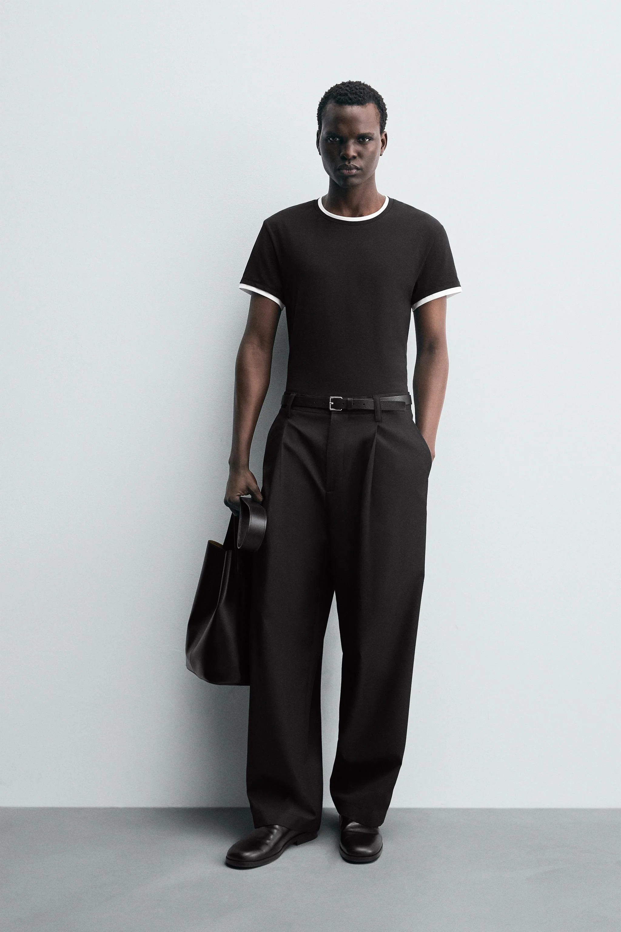 تی شرت با تزیینات متضاد