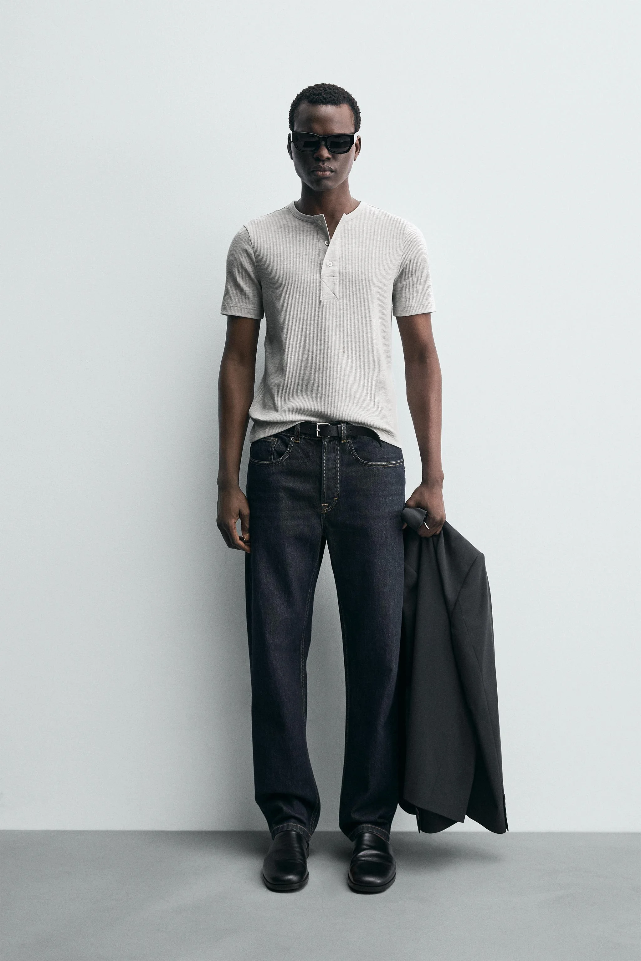 تی‌شرت یقه دیپلمات