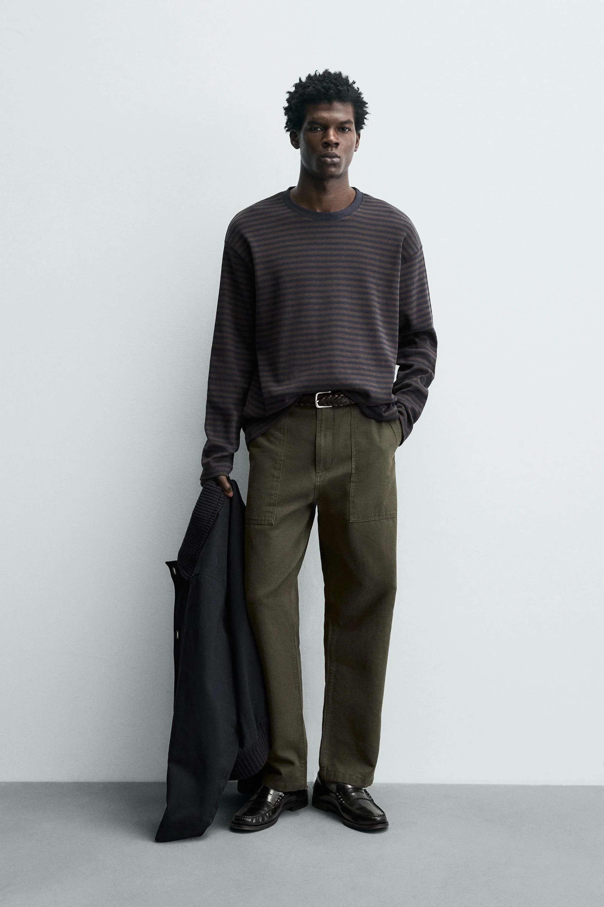 تی شرت راه راه با جزئیات متضاد