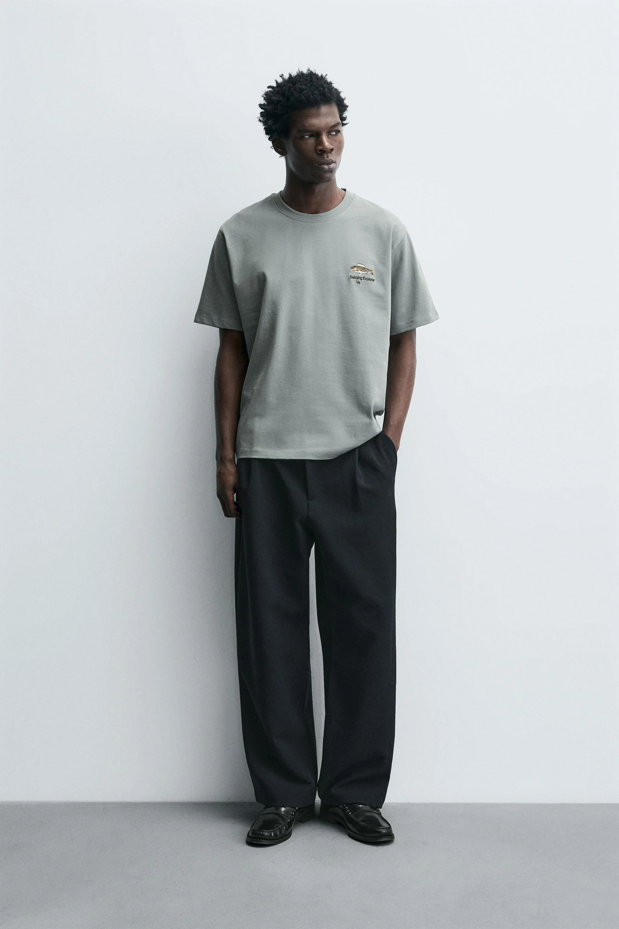 تی شرت گلدوزی شده طرح ماهی تی شرت گلدوزی شده طرح ماهی