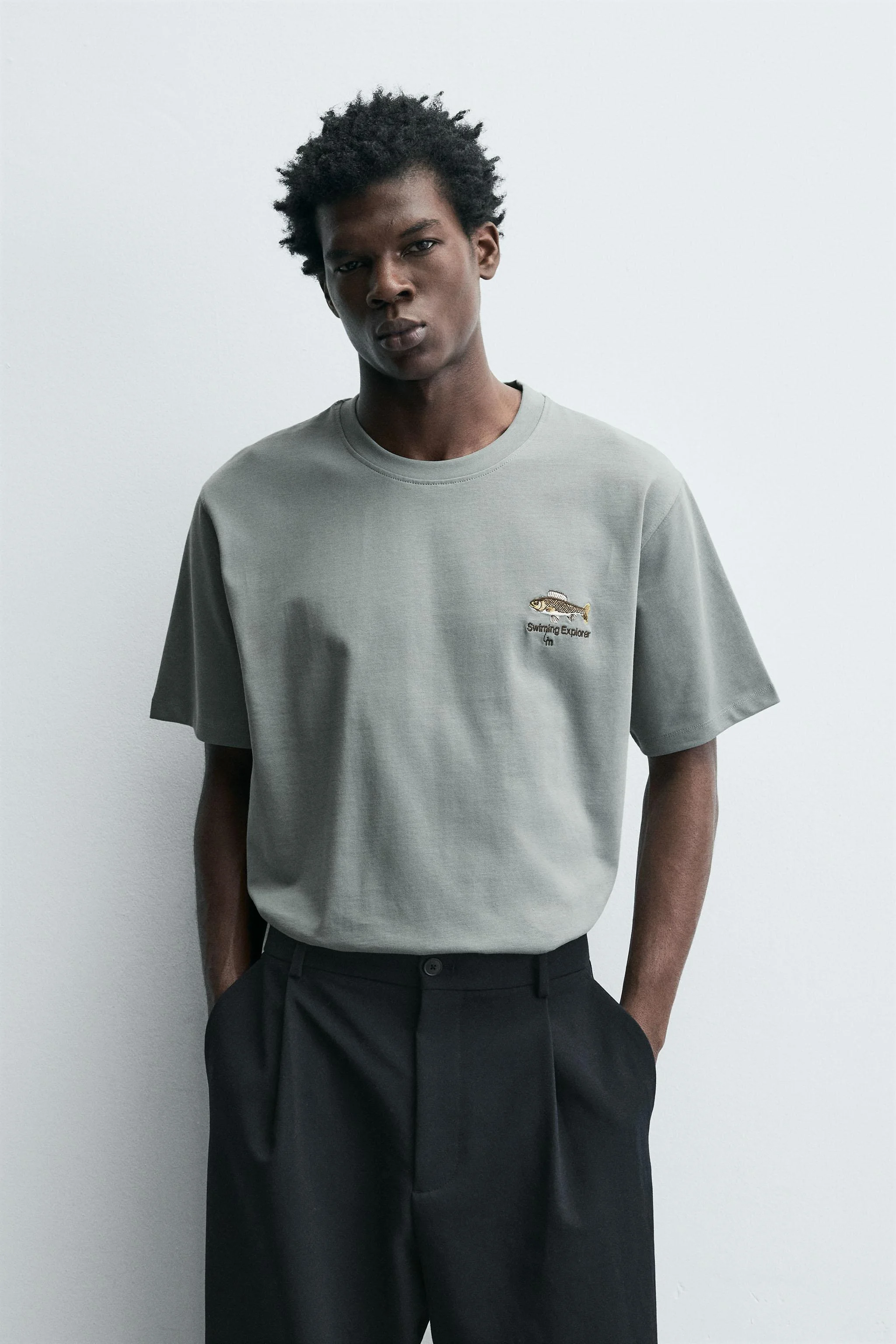 تی شرت گلدوزی شده طرح ماهی تی شرت گلدوزی شده طرح ماهی