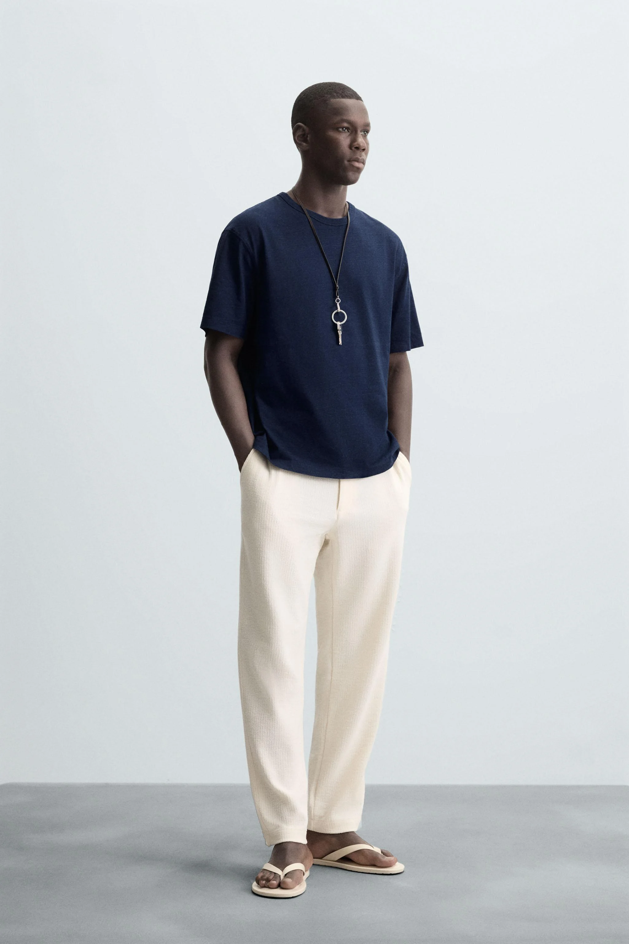 تی شرت با تن خور راحت و طرح شسته شده تی شرت با تن خور راحت و طرح شسته شده