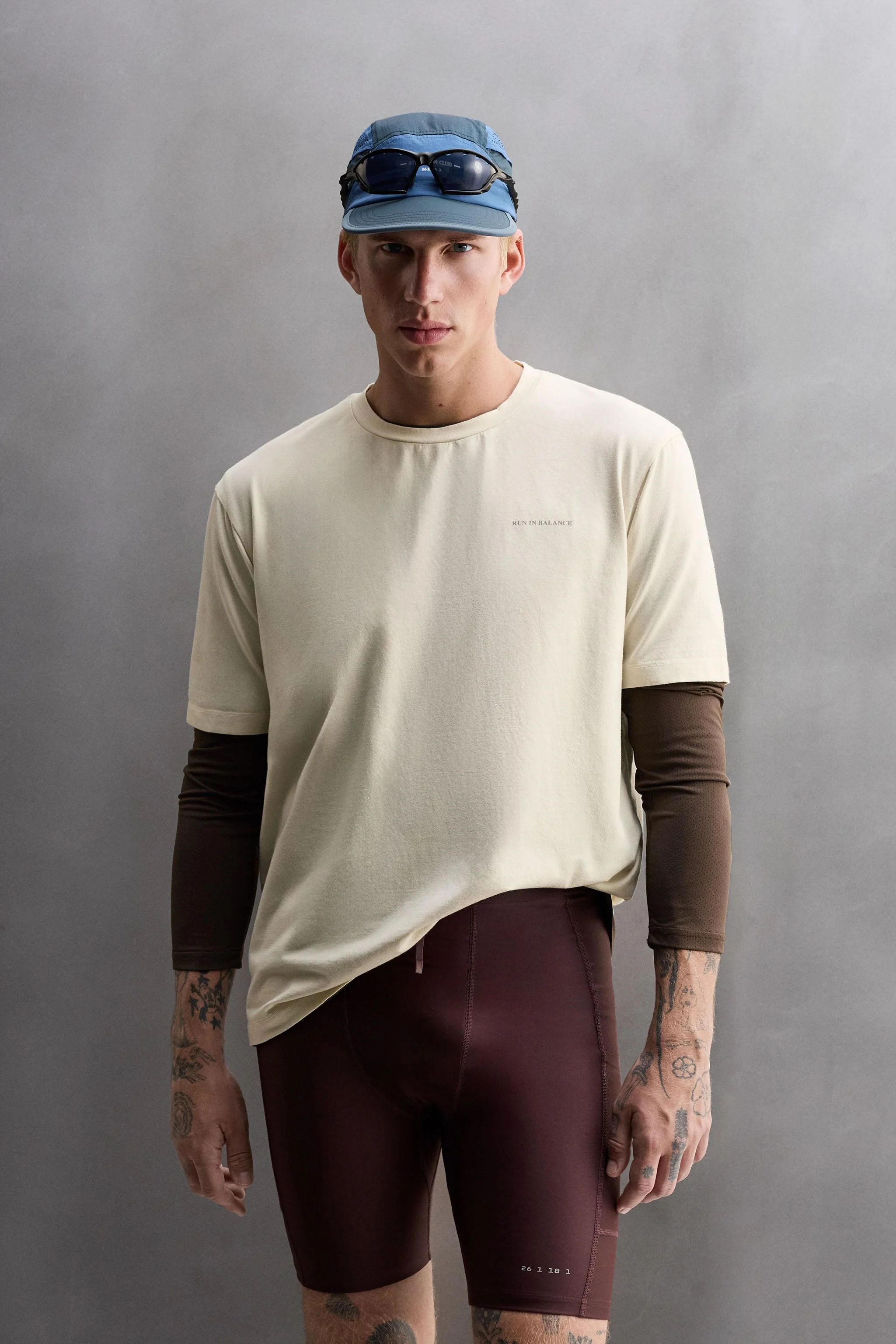 تی شرت با طرح گرافیکی