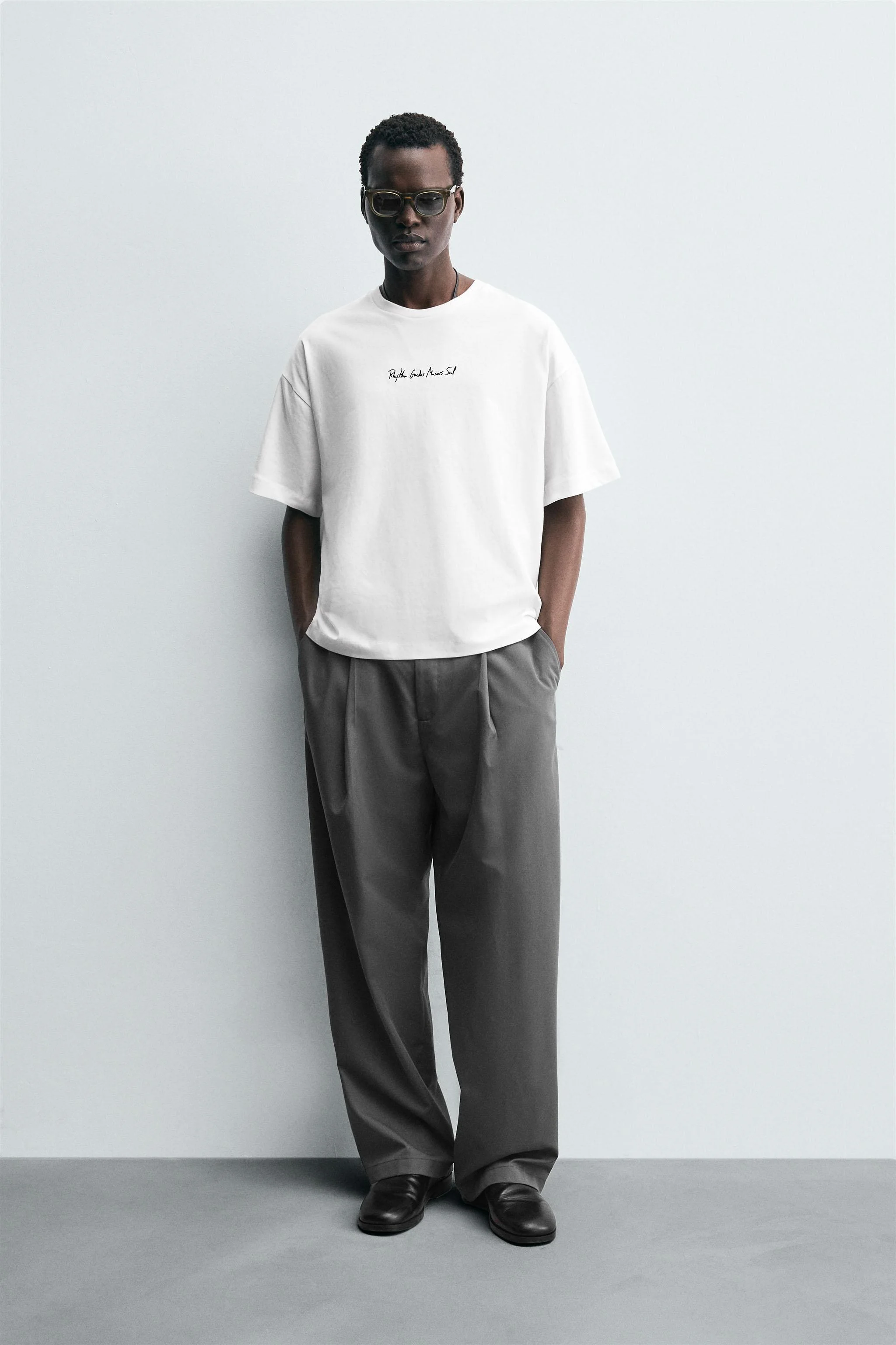 تی شرت گشاد با طرح گلدوزی شده