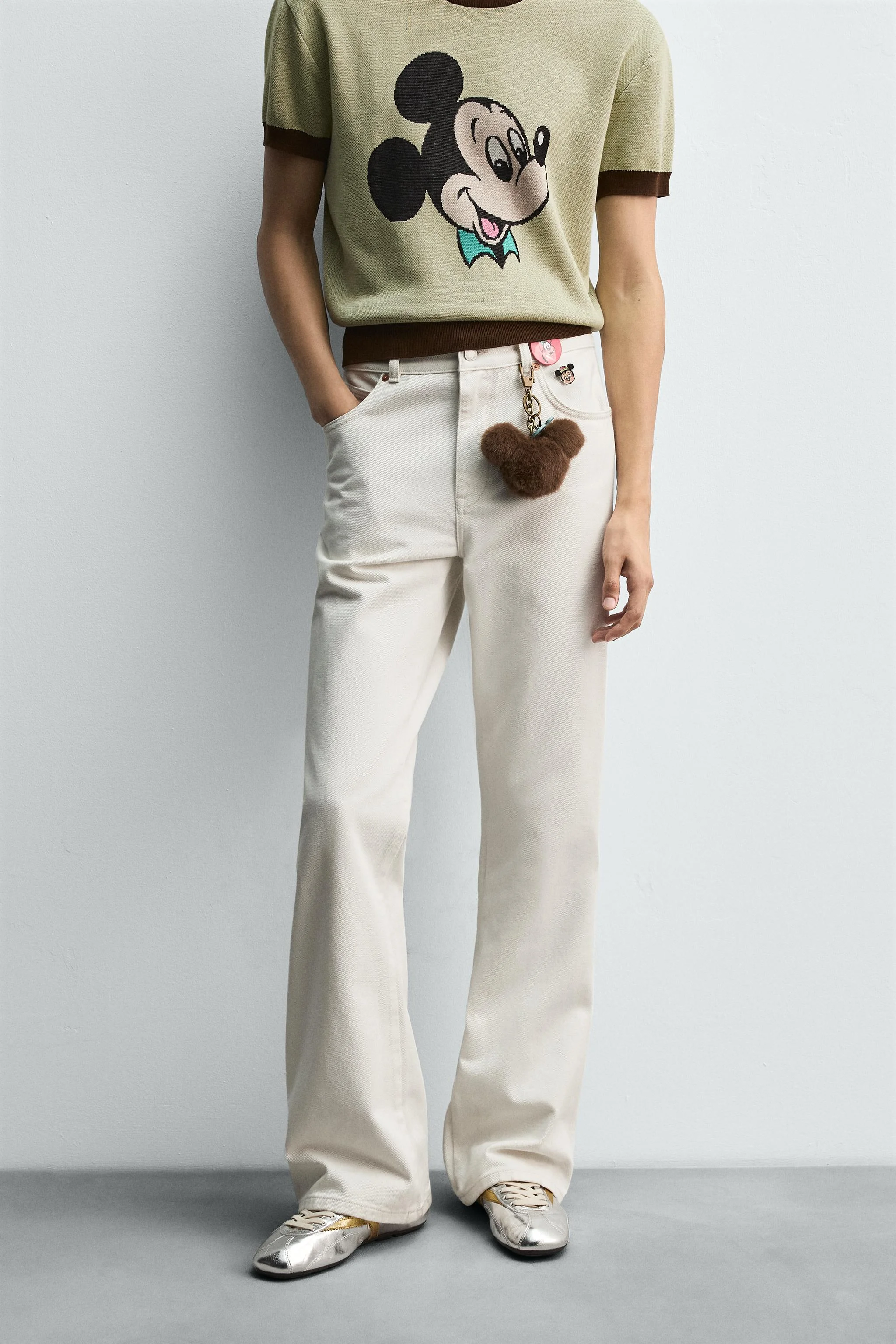 شلوار جین دمپا گشاد هری لمبرت برای زارا ایکس دیزنی شلوار جین دمپا گشاد هری لمبرت برای زارا ایکس دیزنی