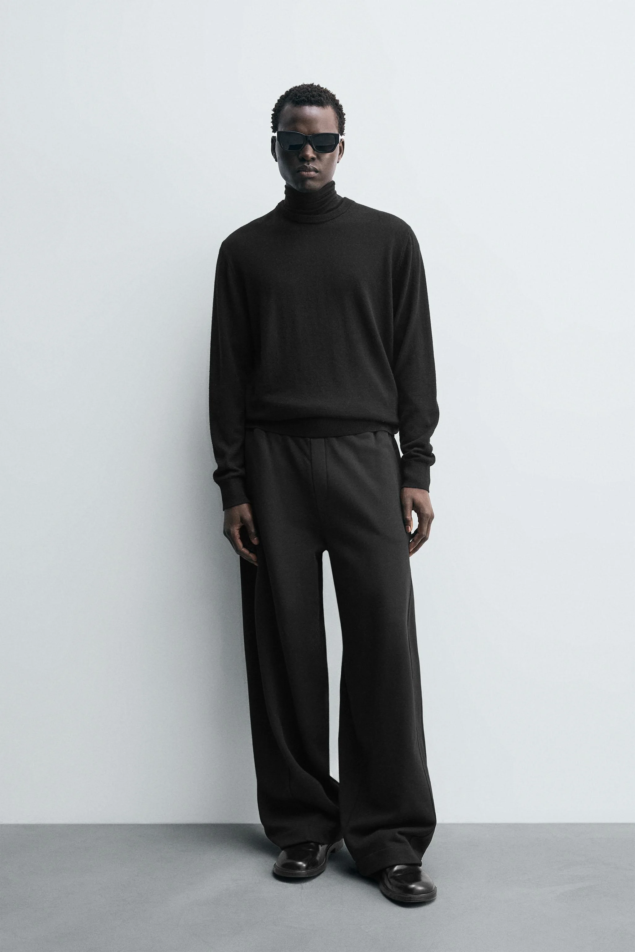 شلوار بالونی با درزهای پیچ خورده شلوار بالونی با درزهای پیچ خورده