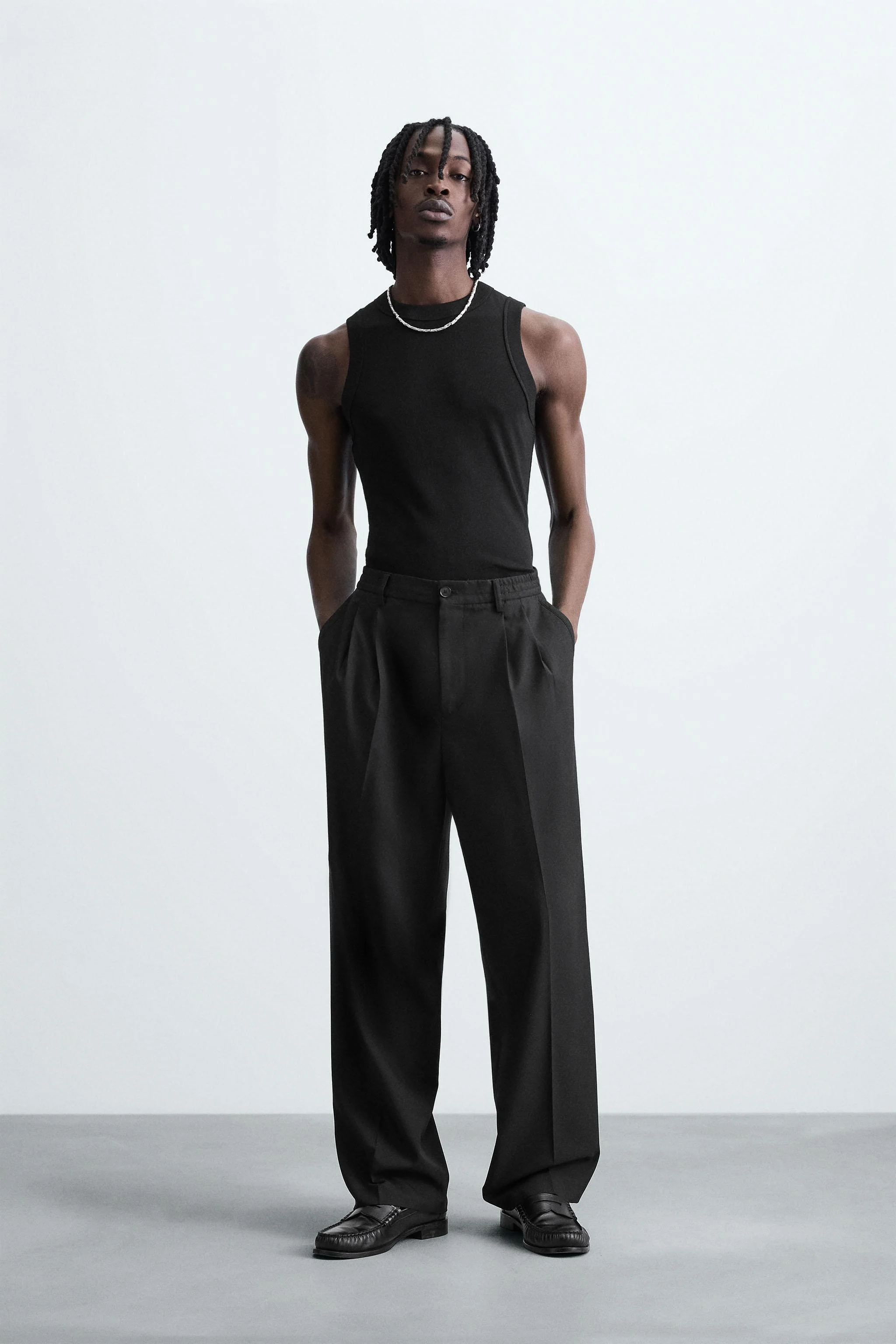 شلوار گشاد پلیسه دار با پارچه روان