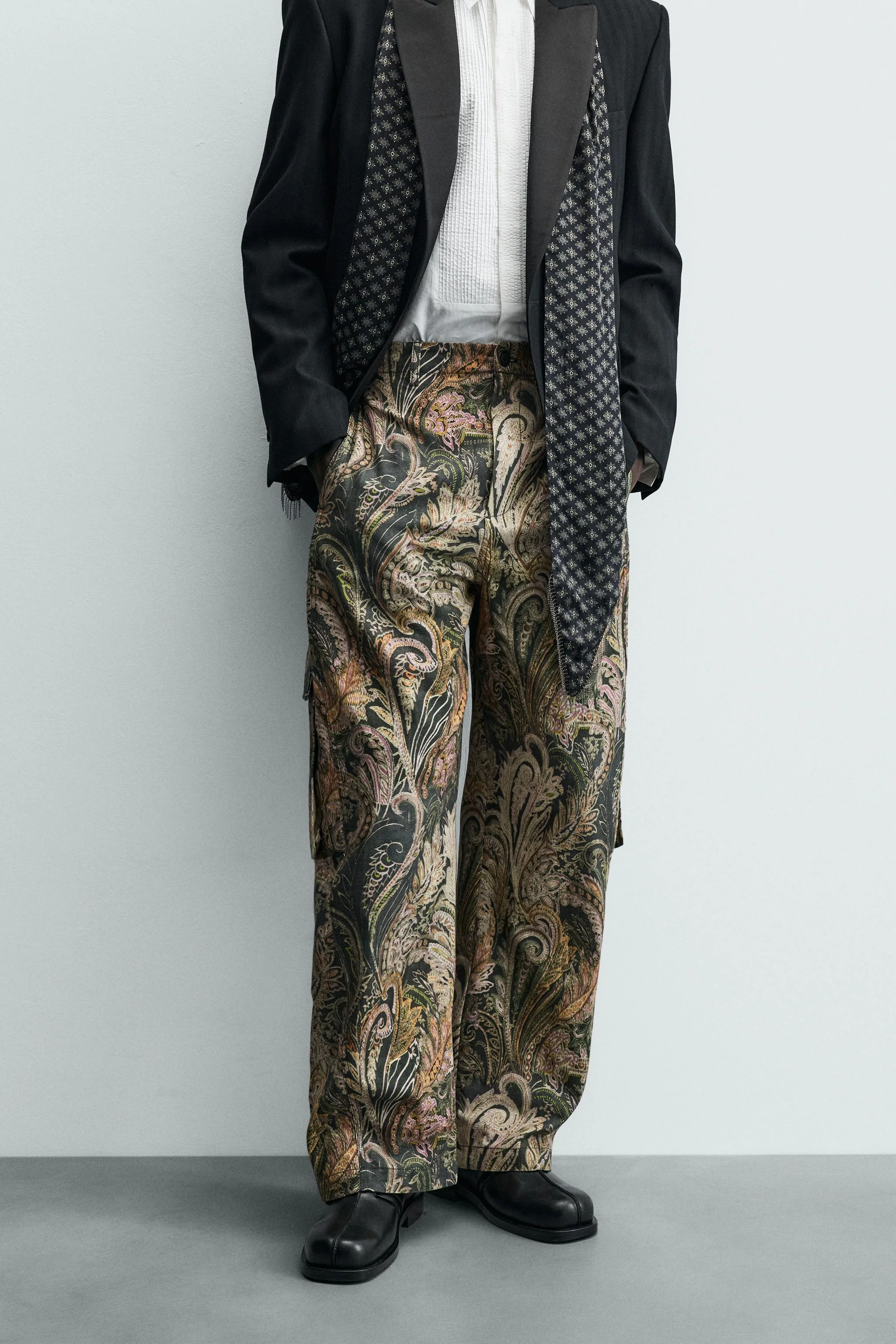 شلوار بارل فیت طرح پیزلی با جیب های باربری