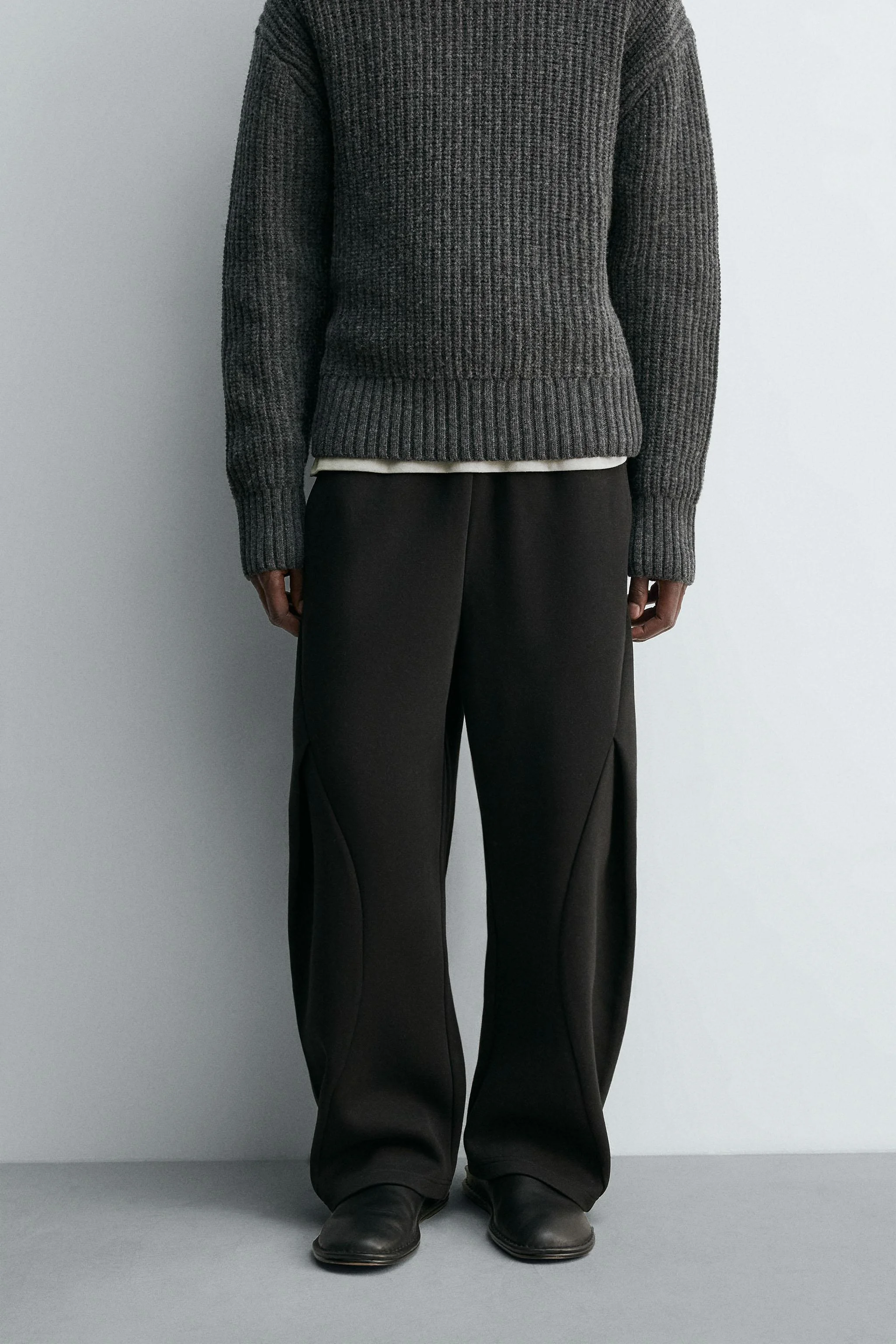 شلوار مدل بالونی با جزئیات پیلی، با افکت نئوپرن