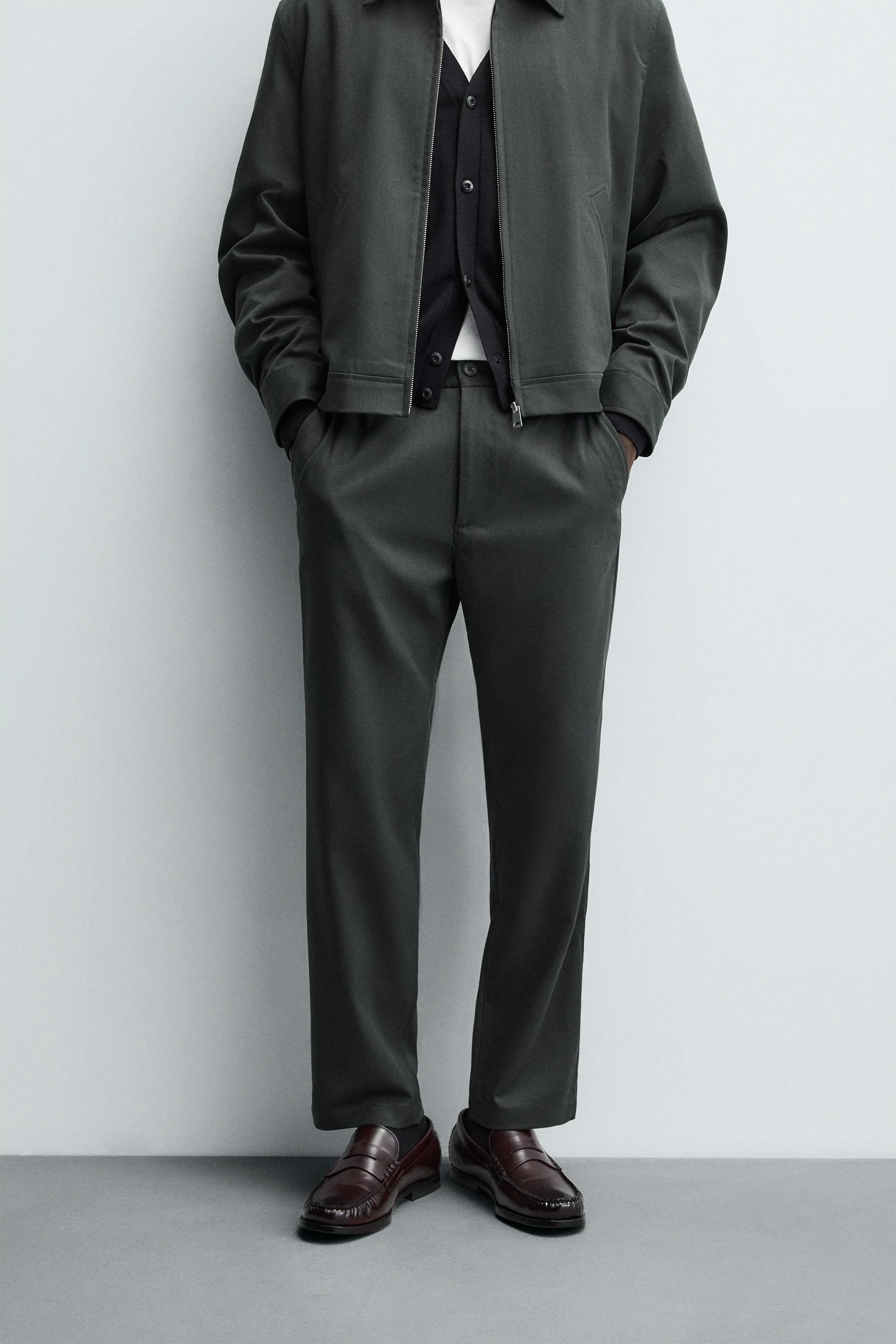 شلوار جاگر با فاق معمولی و کمر کشی