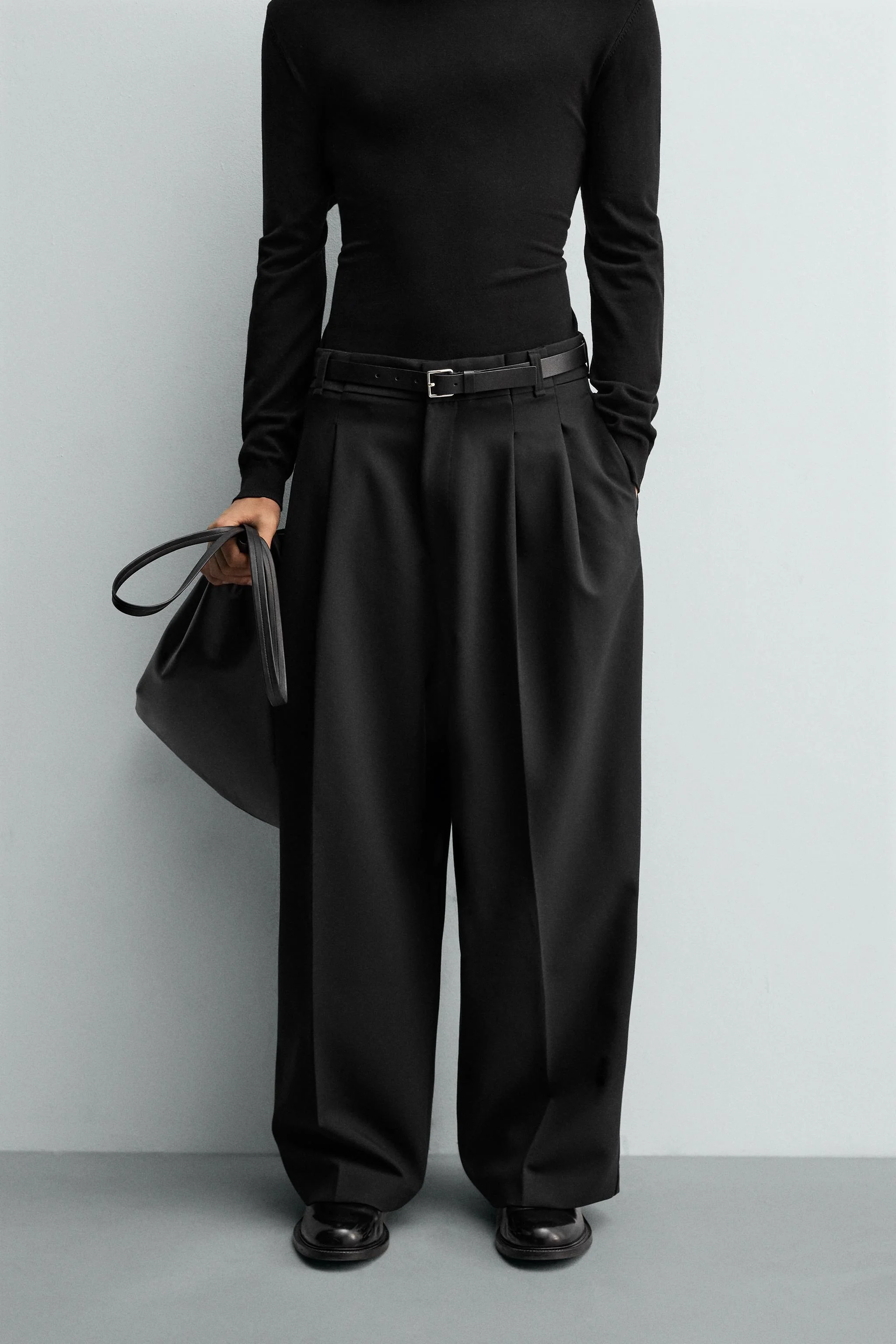 شلوار پلیسه دار پاچه گشاد