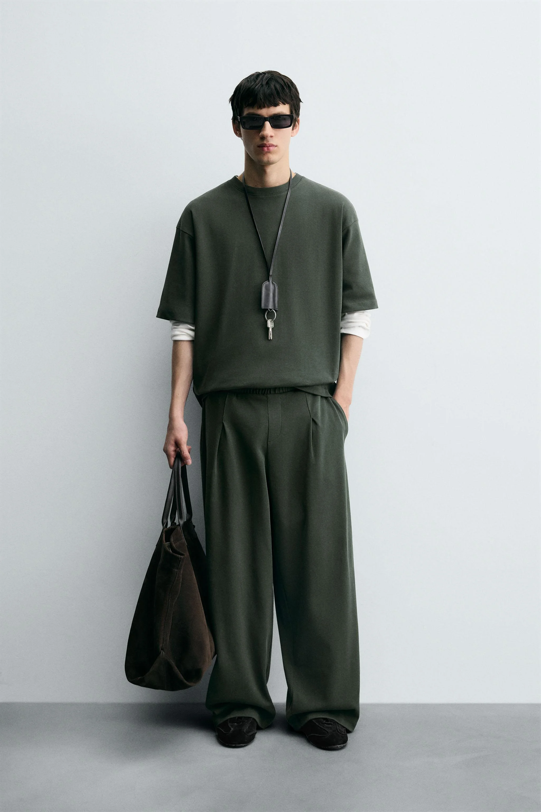 شلوار جاگر پلیسه دار پاچه گشاد