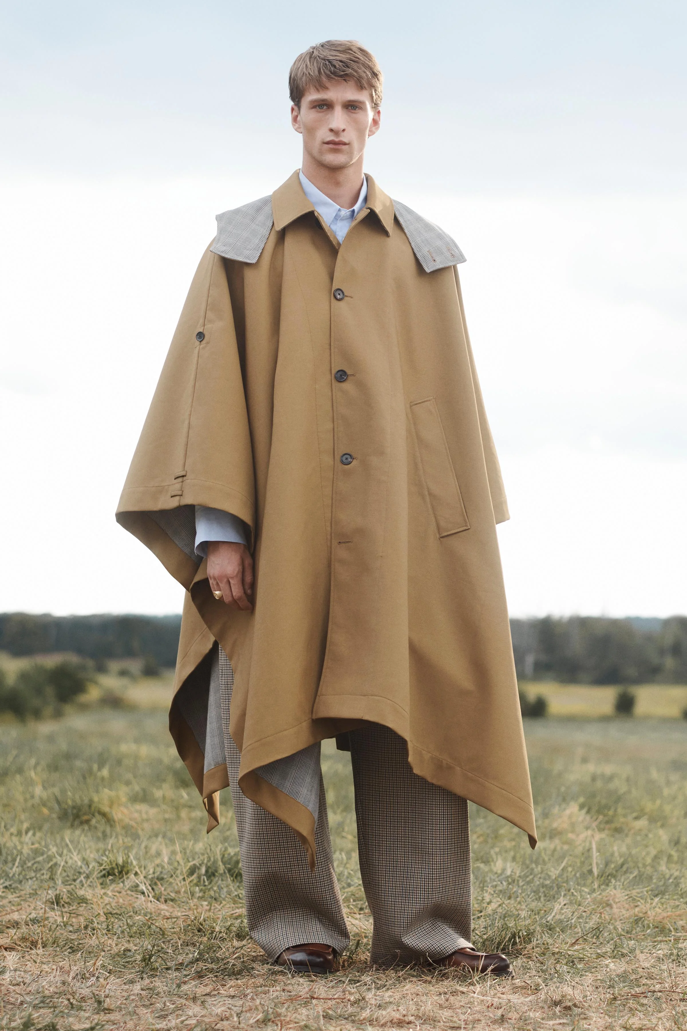 پانچوی بلند ضد آب با طرح چهارخانه متضاد، نسخه محدود