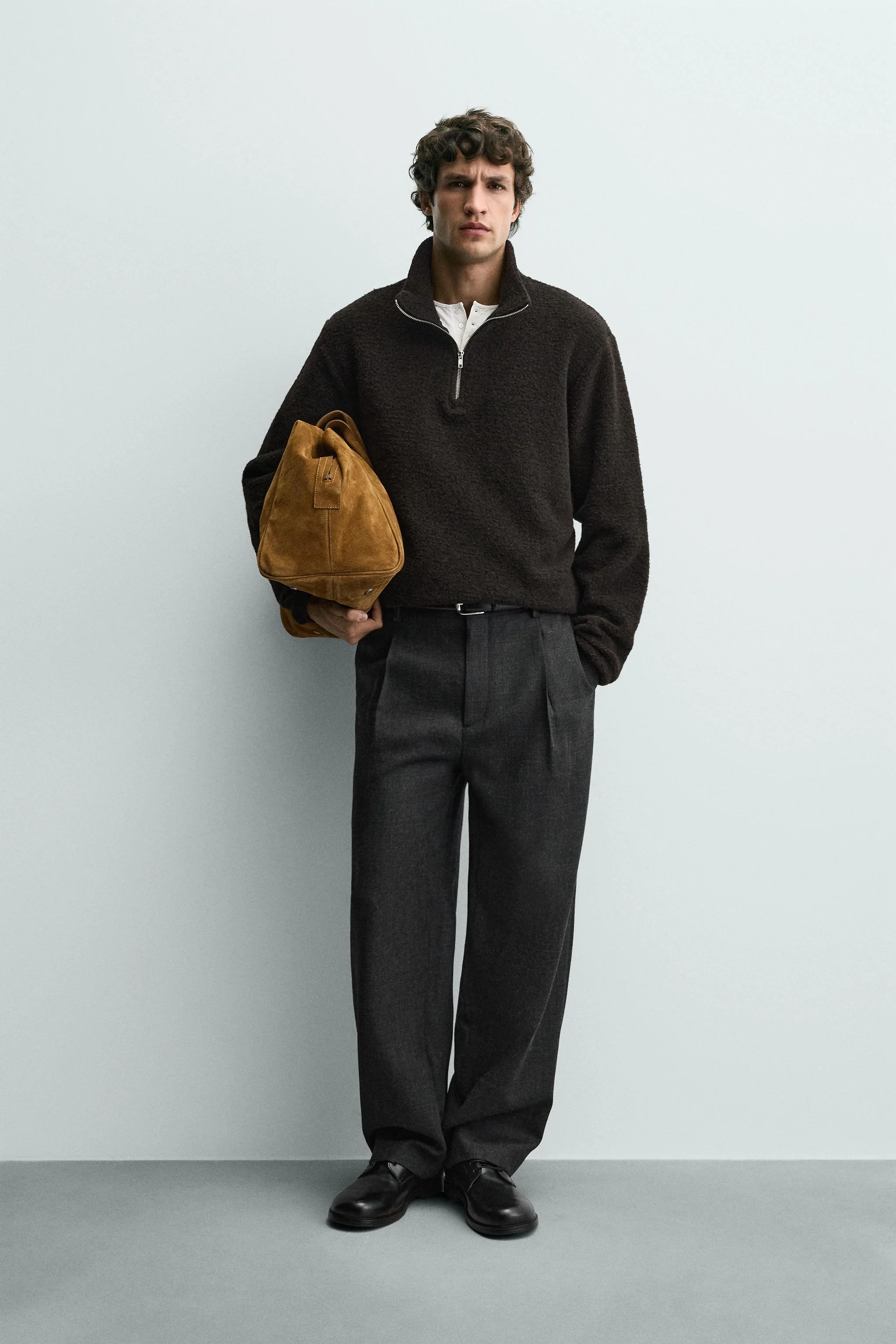 سویشرت یقه زیپدار با پارچه طرح پوست بره با 14% پشم سویشرت یقه زیپدار با پارچه طرح پوست بره با 14% پشم