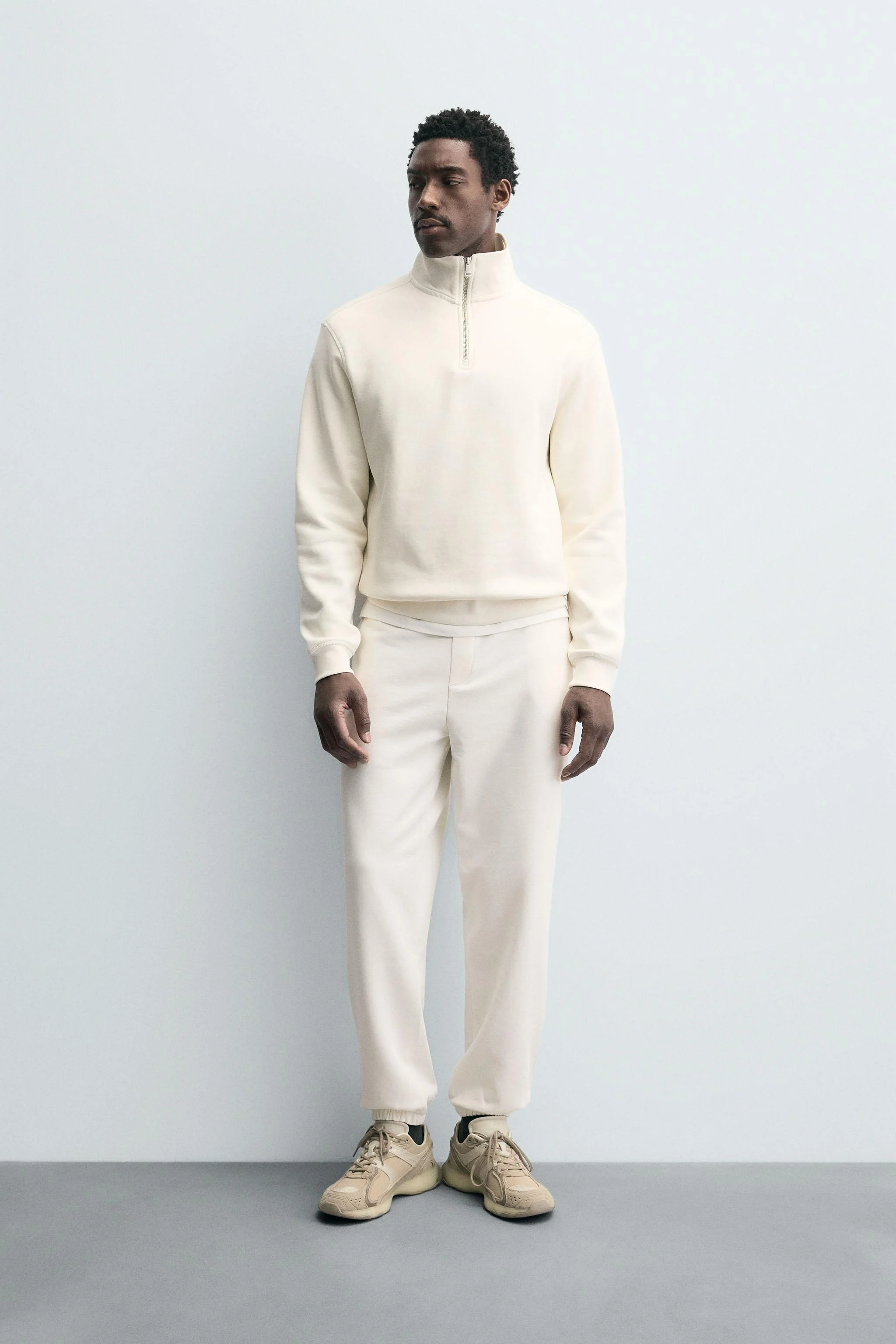 سویشرت زیپدار یقه بلند سویشرت زیپدار یقه بلند