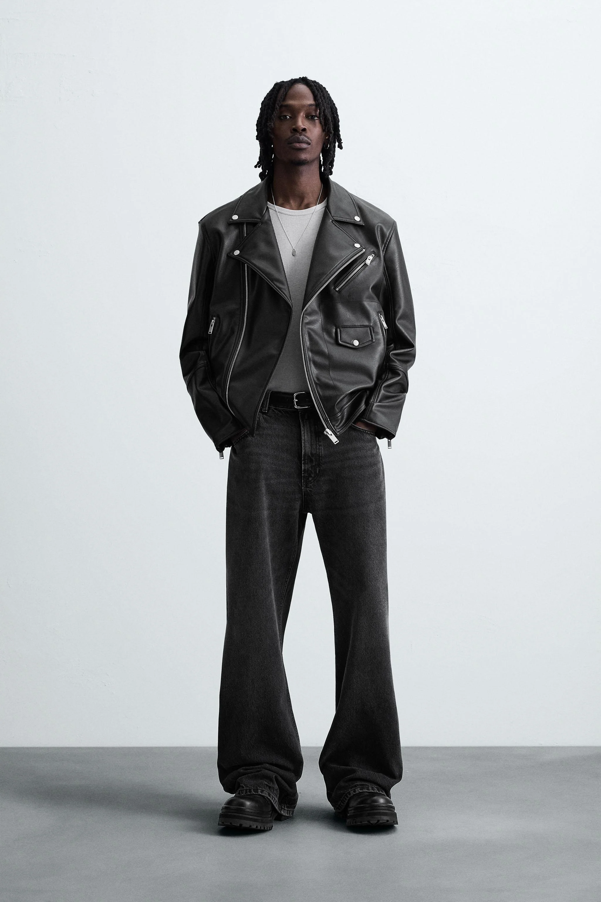 کت موتورسواری با ظاهر چرم