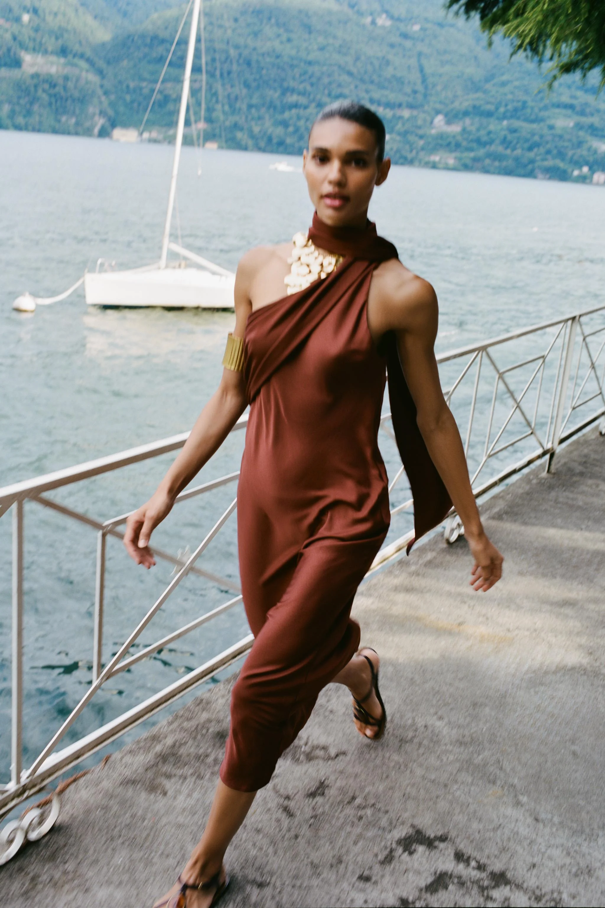 پیراهن میدی نامتقارن با شال پیراهن میدی نامتقارن با شال