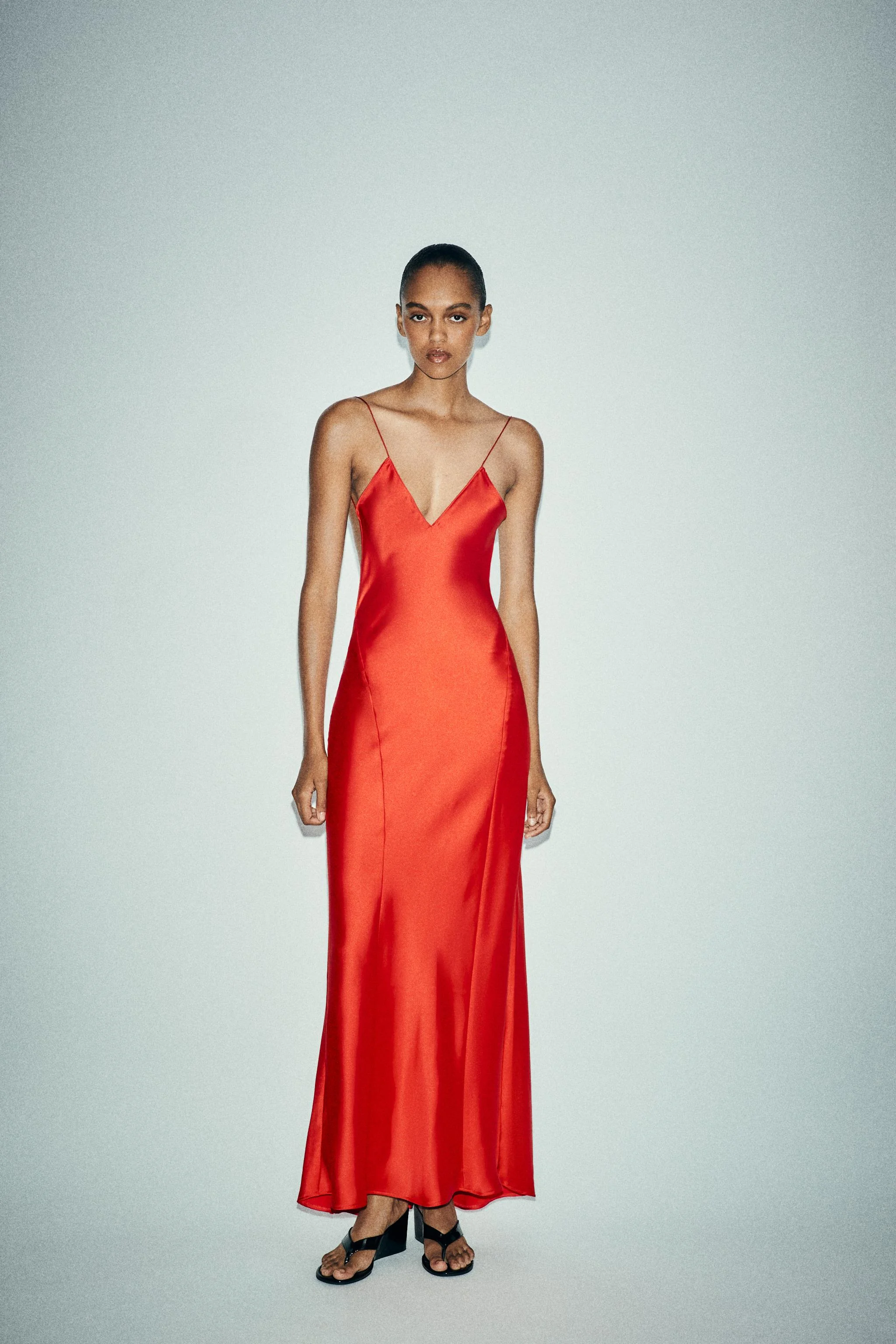 پیراهن بلند ساتن با پشت باز