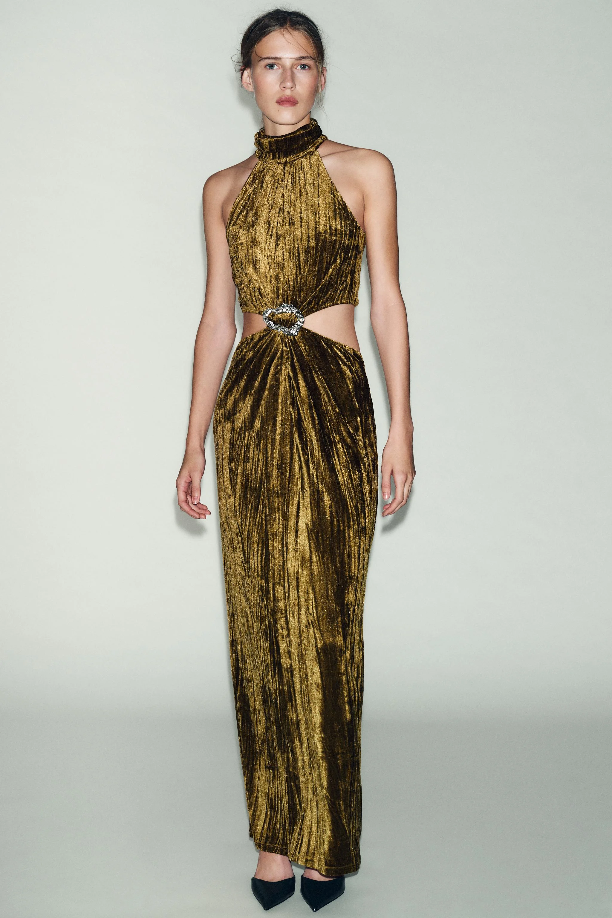 پیراهن میدی با جزئیات جواهری و برش