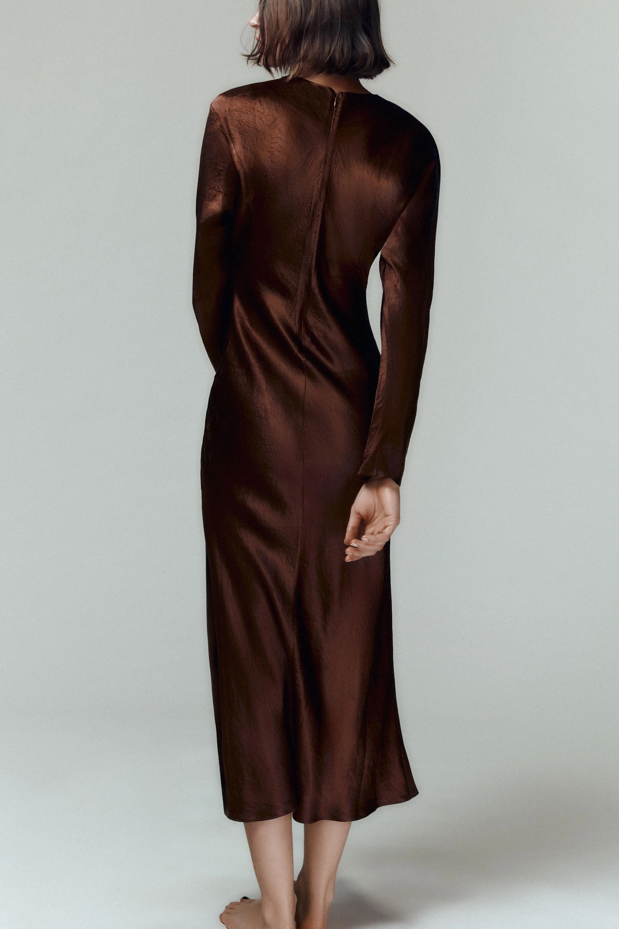 پیراهن میدی پلیسه دار با بافت چروک