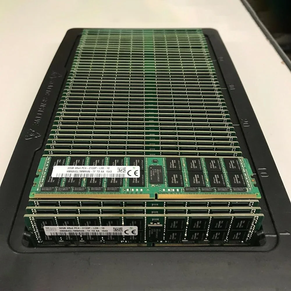 یک عدد رم سرور SKhynix مدل HMA84GL7MMR4N-TF 32G 4RX4 PC4-2133P ECC REG (32 گیگابایت)